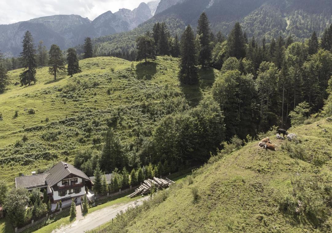 Jägerlodge am Waldrand in Grainau