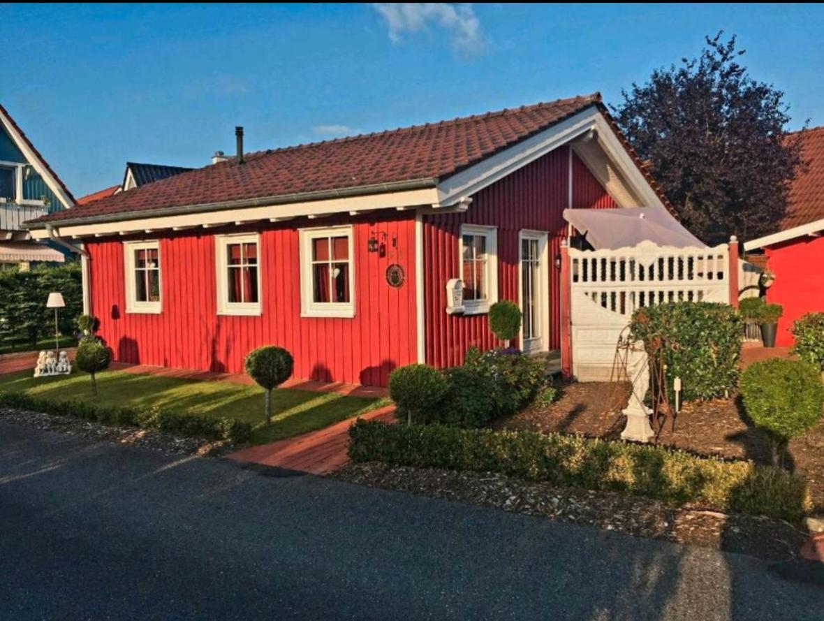 Rotes Ferienhaus im charmanten Schwedenhausviertel