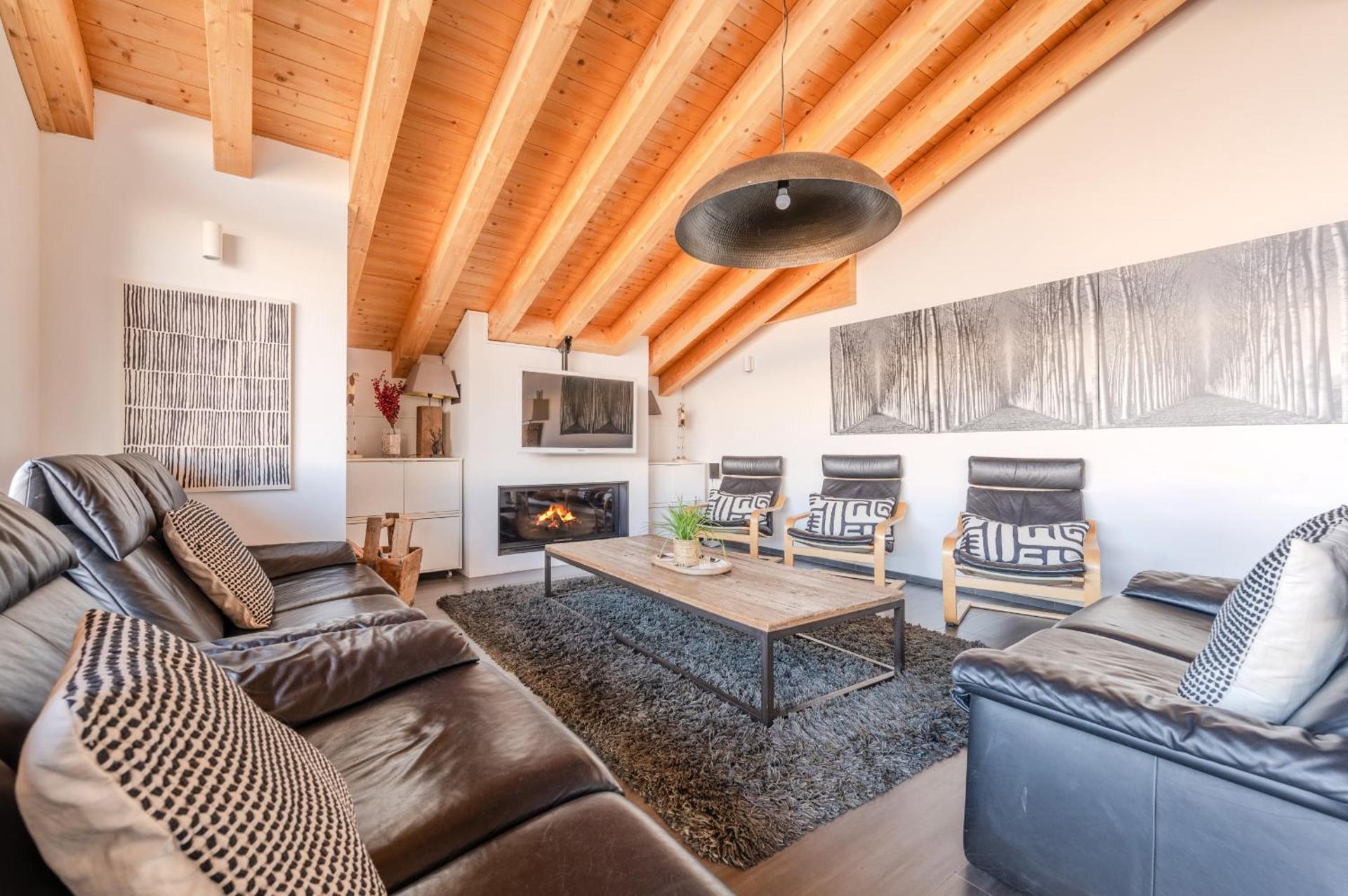 Communal lounge/ TV room