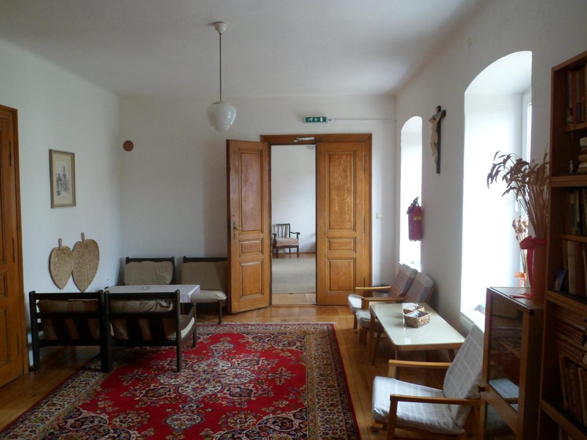 Communal lounge/ TV room