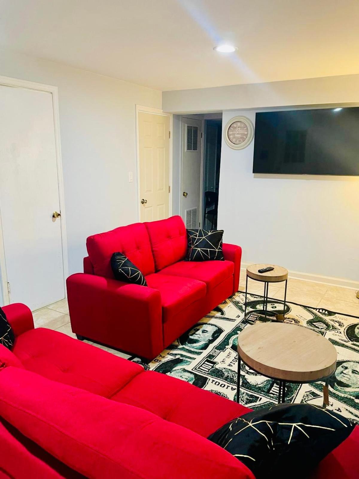 2 Bedroom Lower level Unit 1 & Half Bath Laurel MD #1