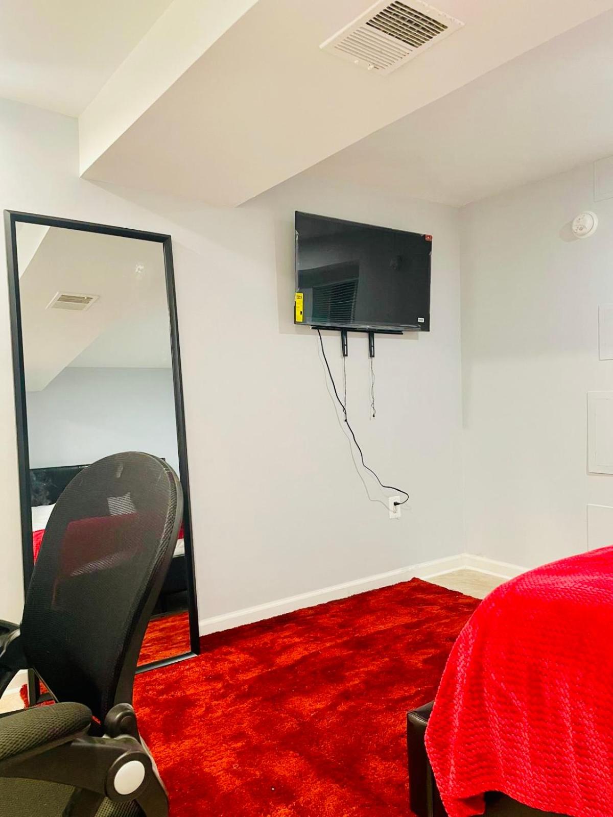 2 Bedroom Lower level Unit 1 & Half Bath Laurel MD #1