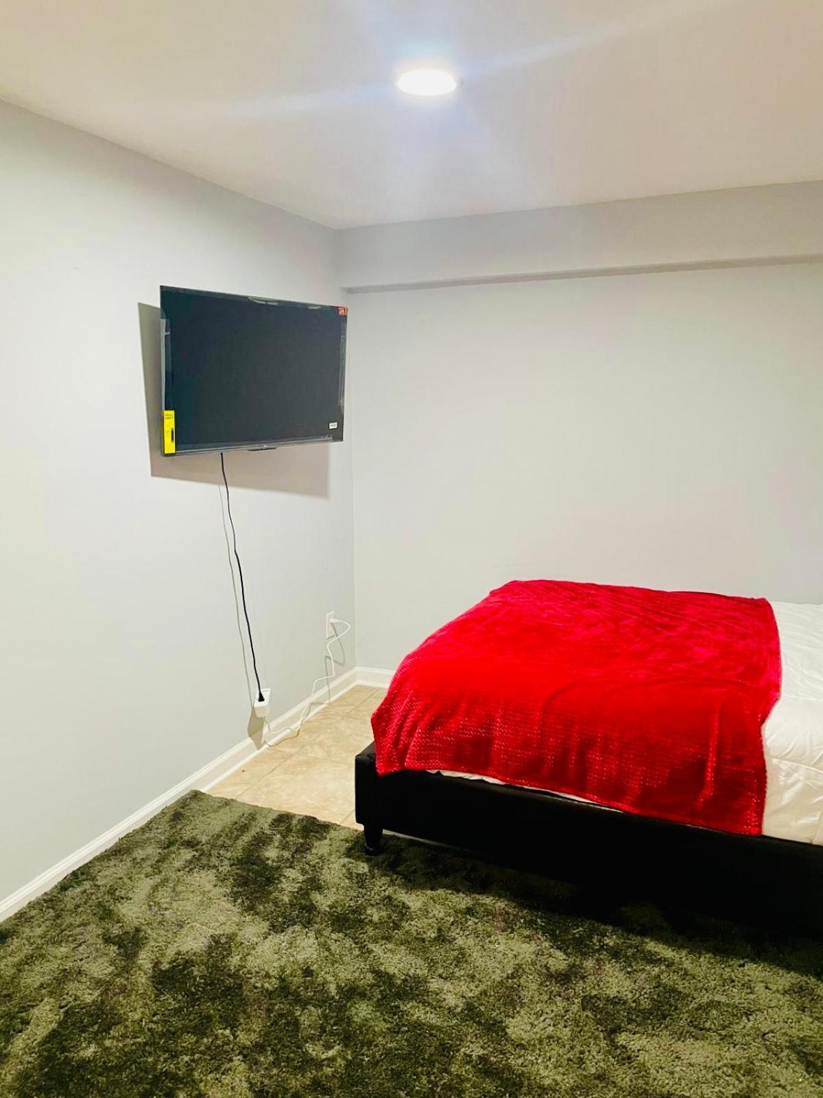 2 Bedroom Lower level Unit 1 & Half Bath Laurel MD #1