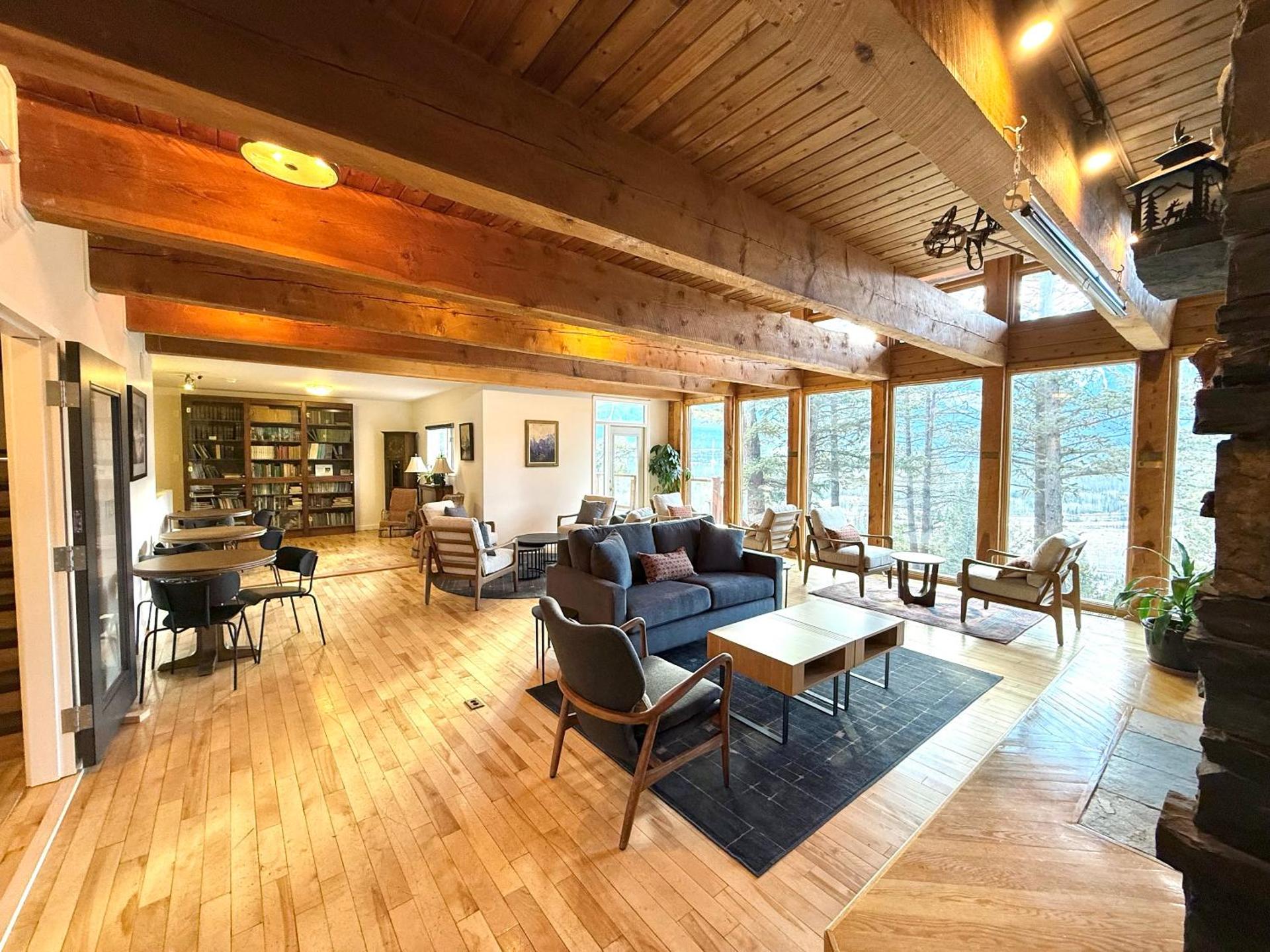 Communal lounge/ TV room