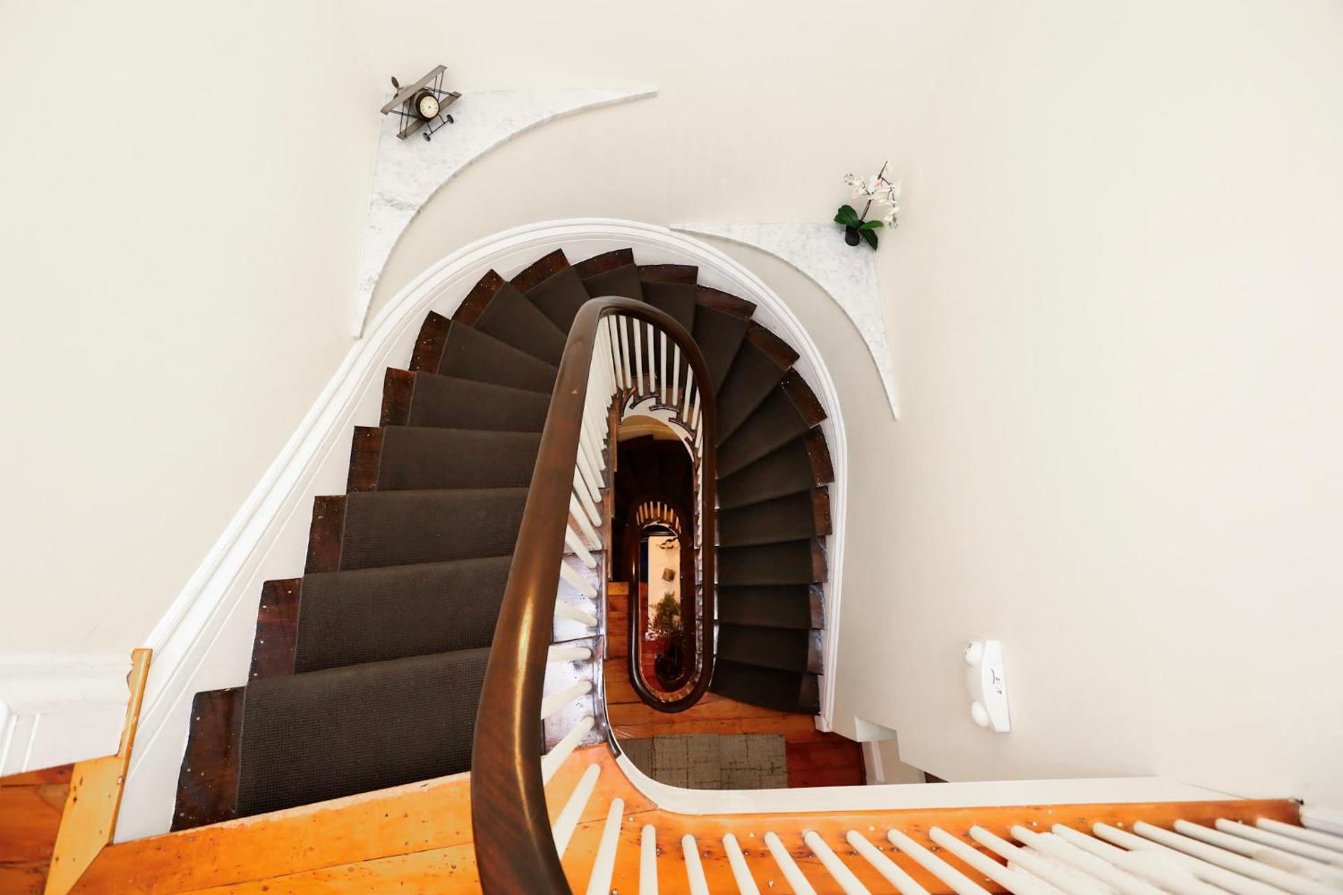 Charming & Stylish Studio on Beacon Hill #15