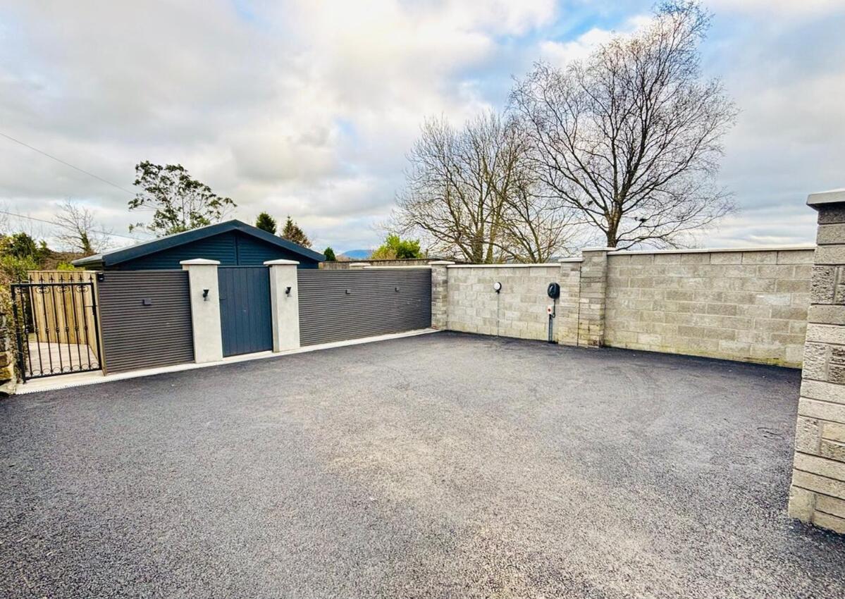 The Lodge - A Home Away From Home, With Private & Secluded Sauna access