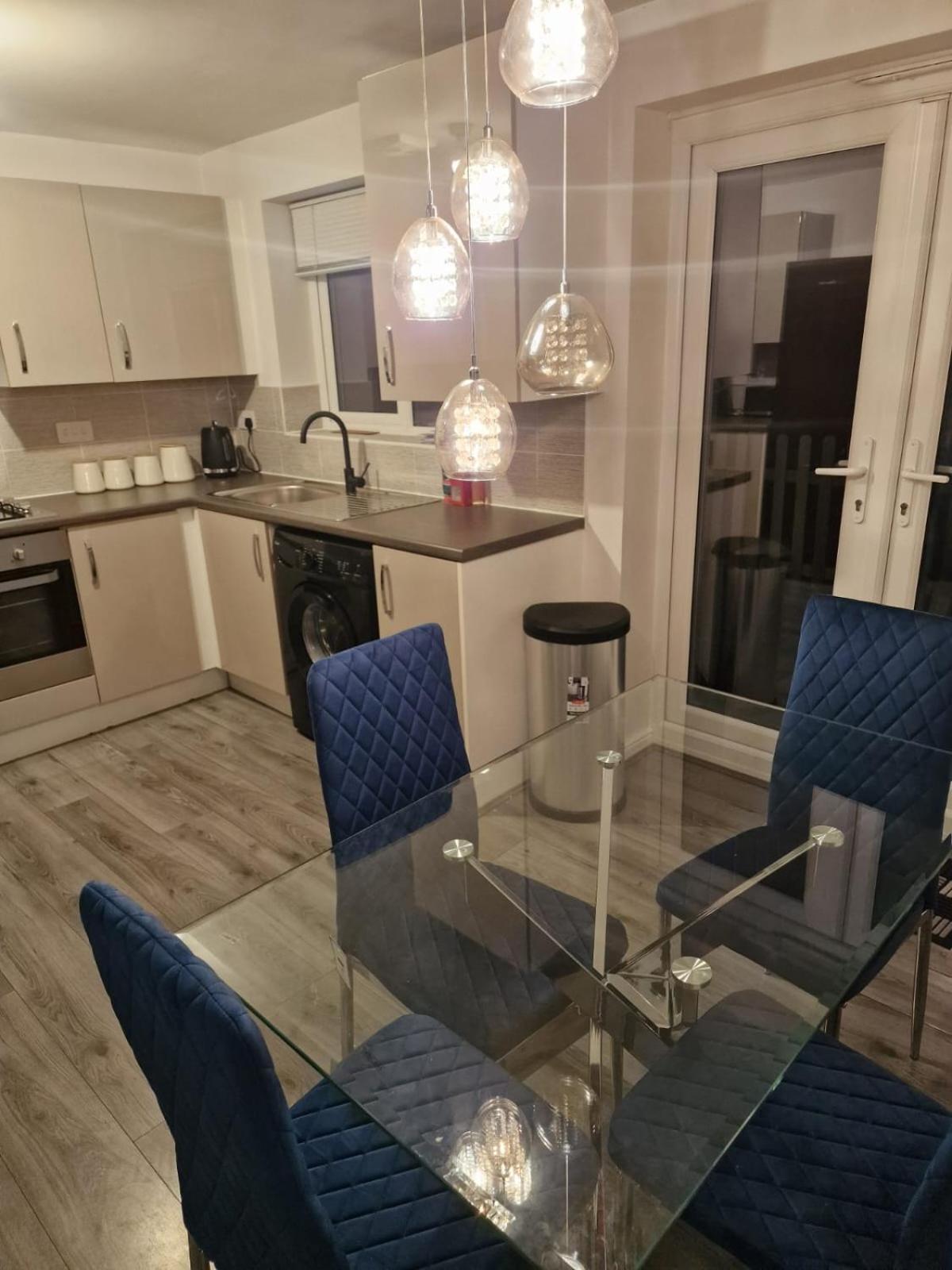 Entire 3 bedroom luxurious house, Wigan , Manchester