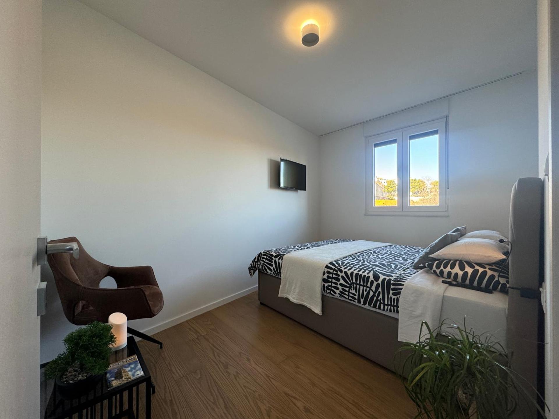 ABYSS new apartment near the best beach with private garage