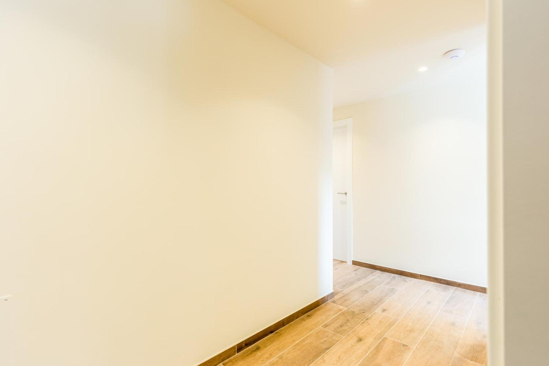 Can Cintet 2-2, Vive en el casco antiguo de Besalú