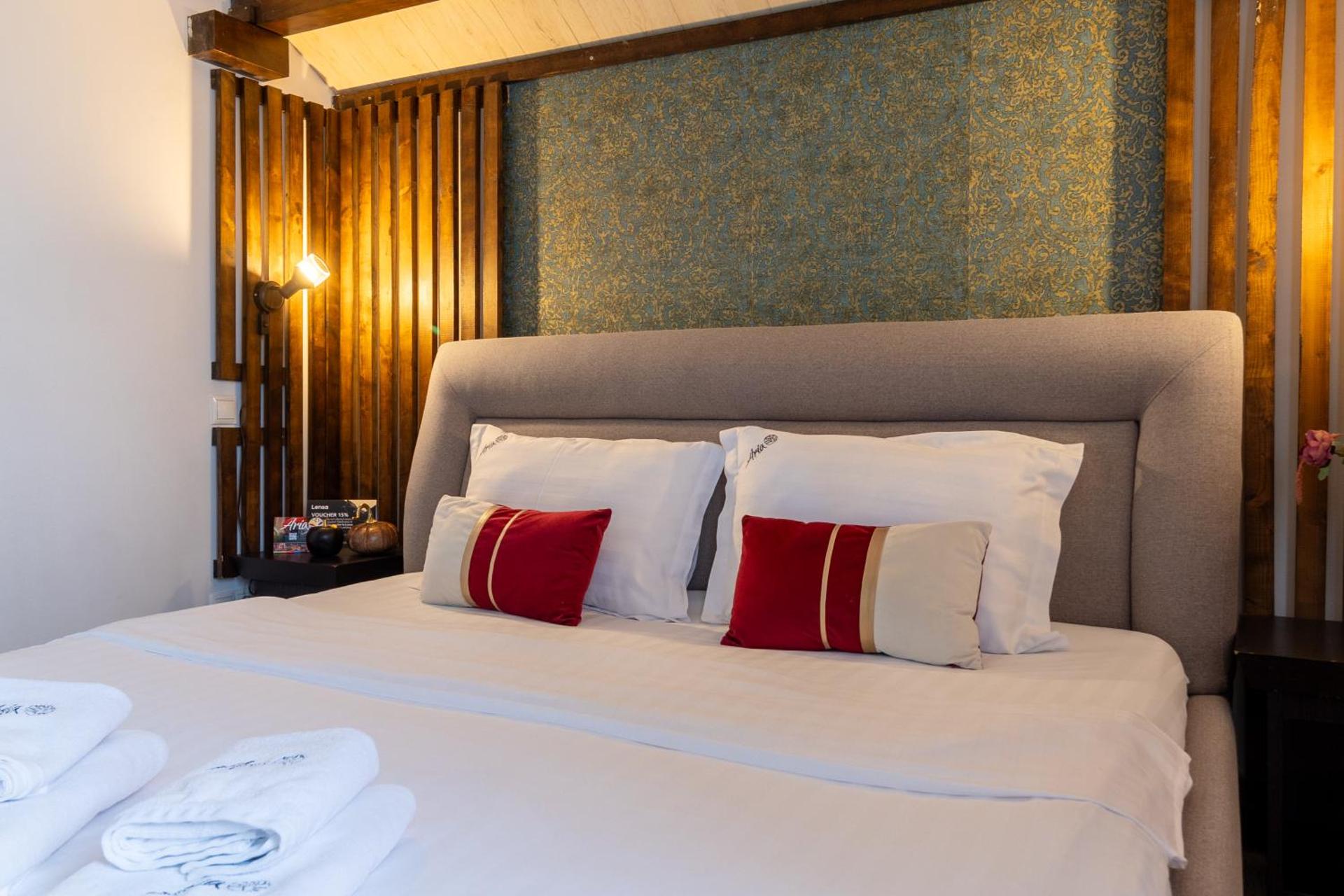 King Room with Spa Bath