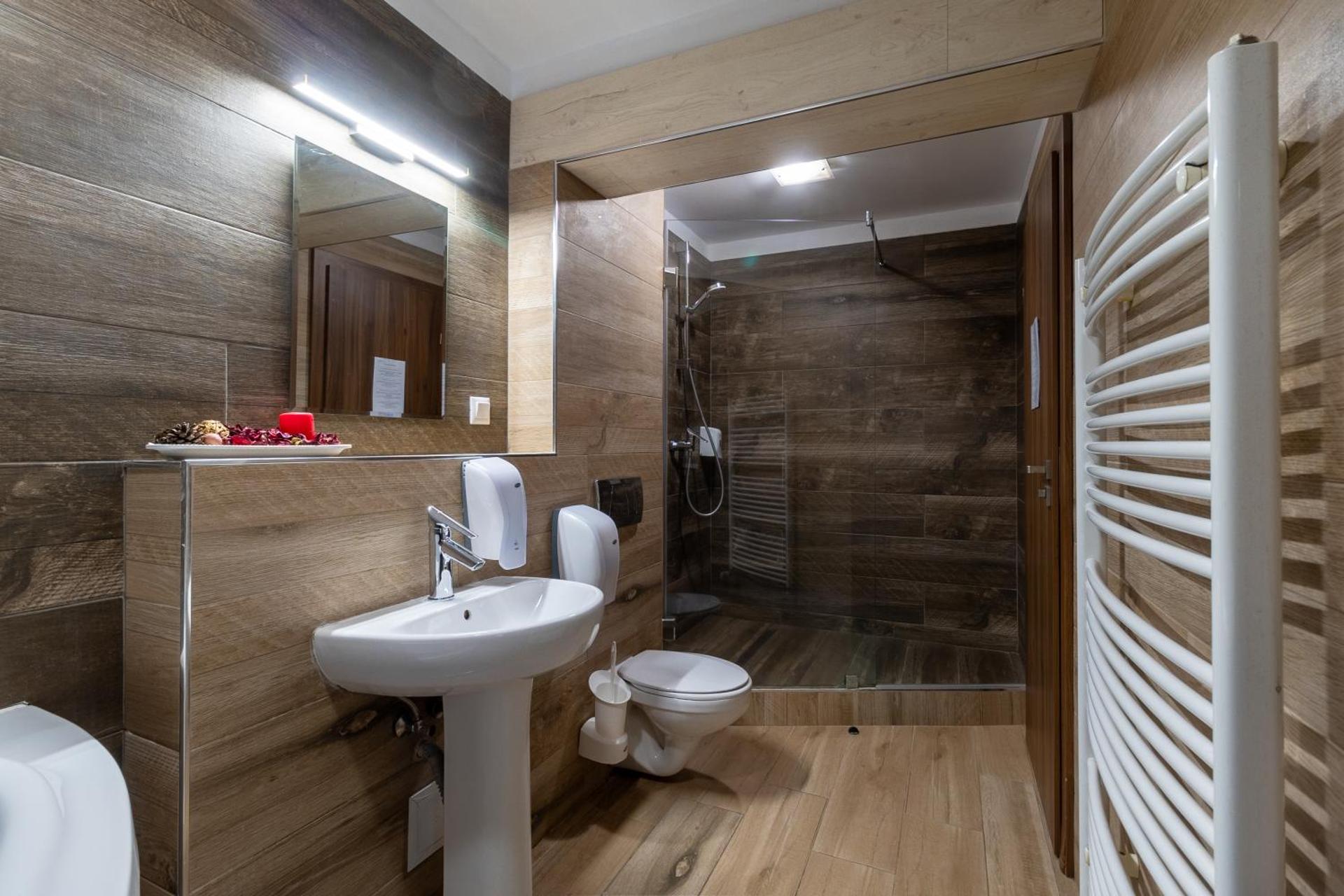 King Room with Spa Bath