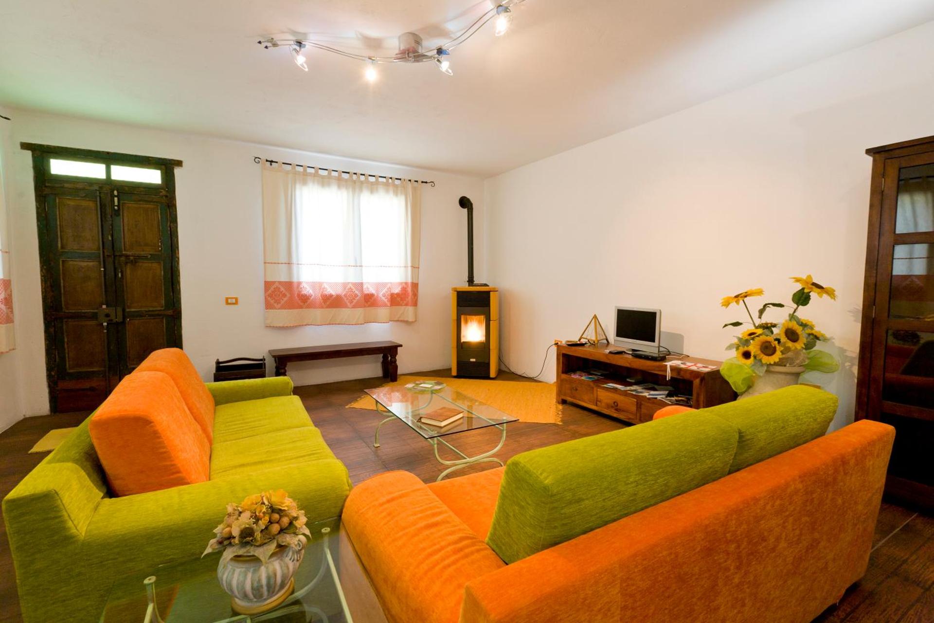 Communal lounge/ TV room