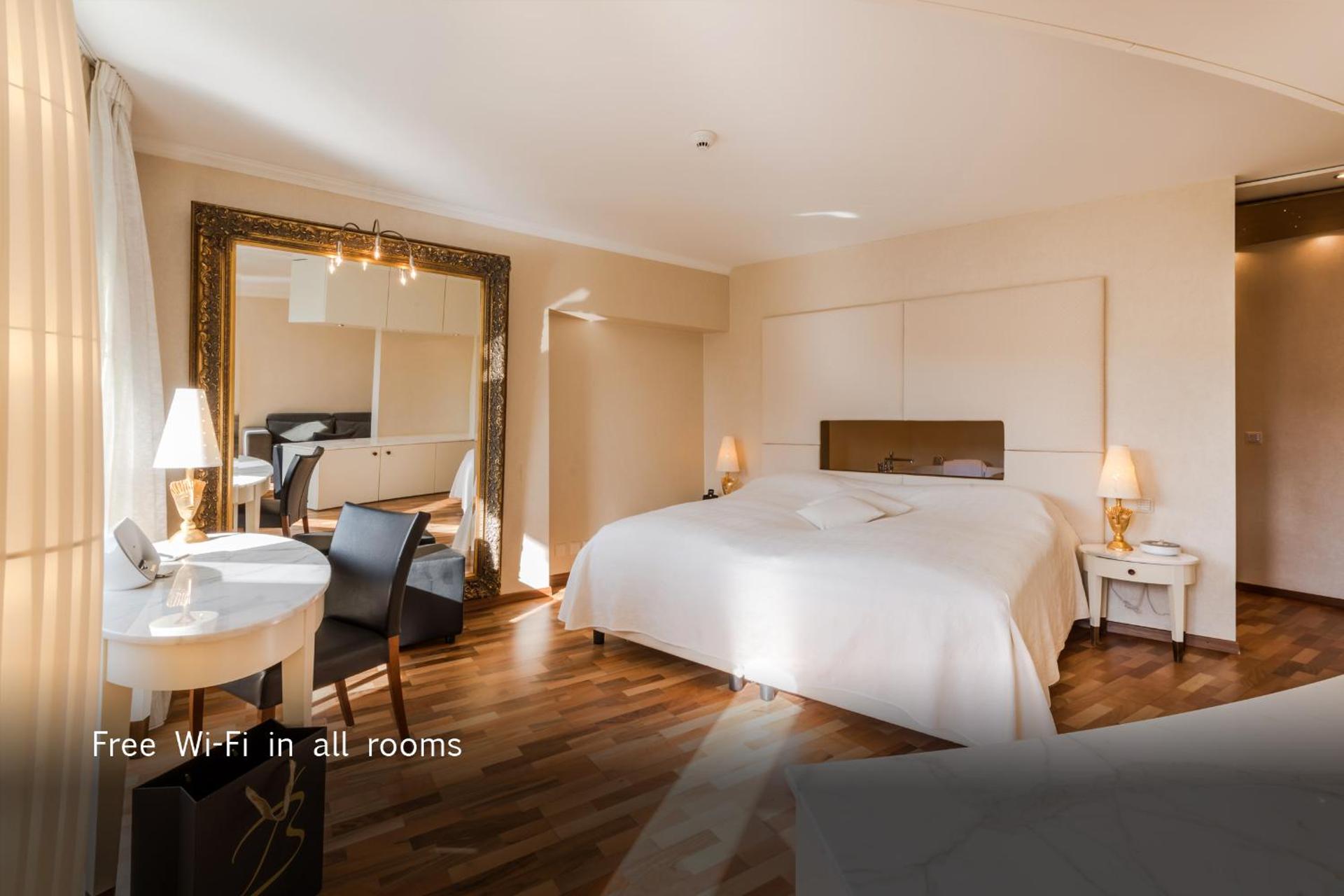 Photo of the whole room