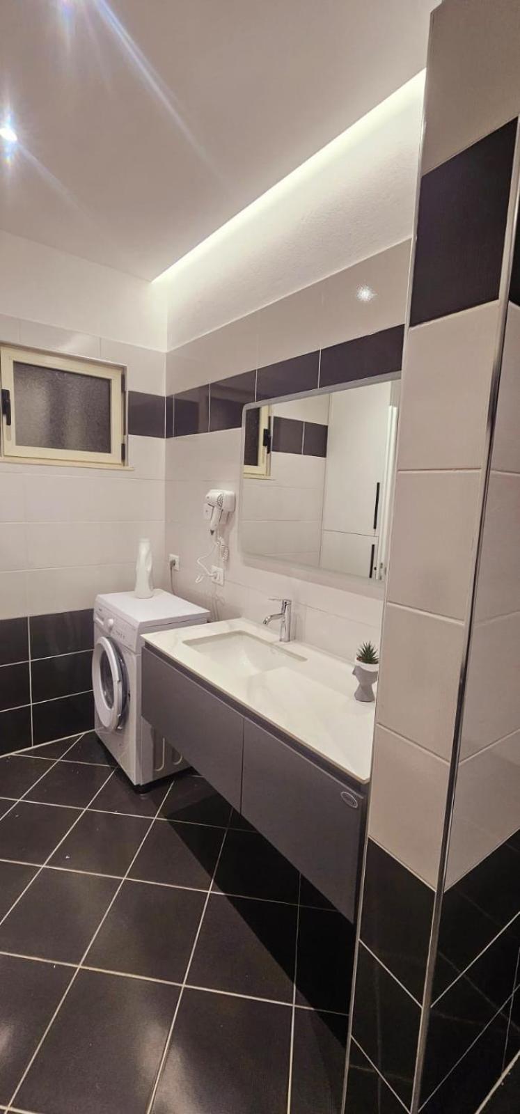 Sunset Harmony Apartment