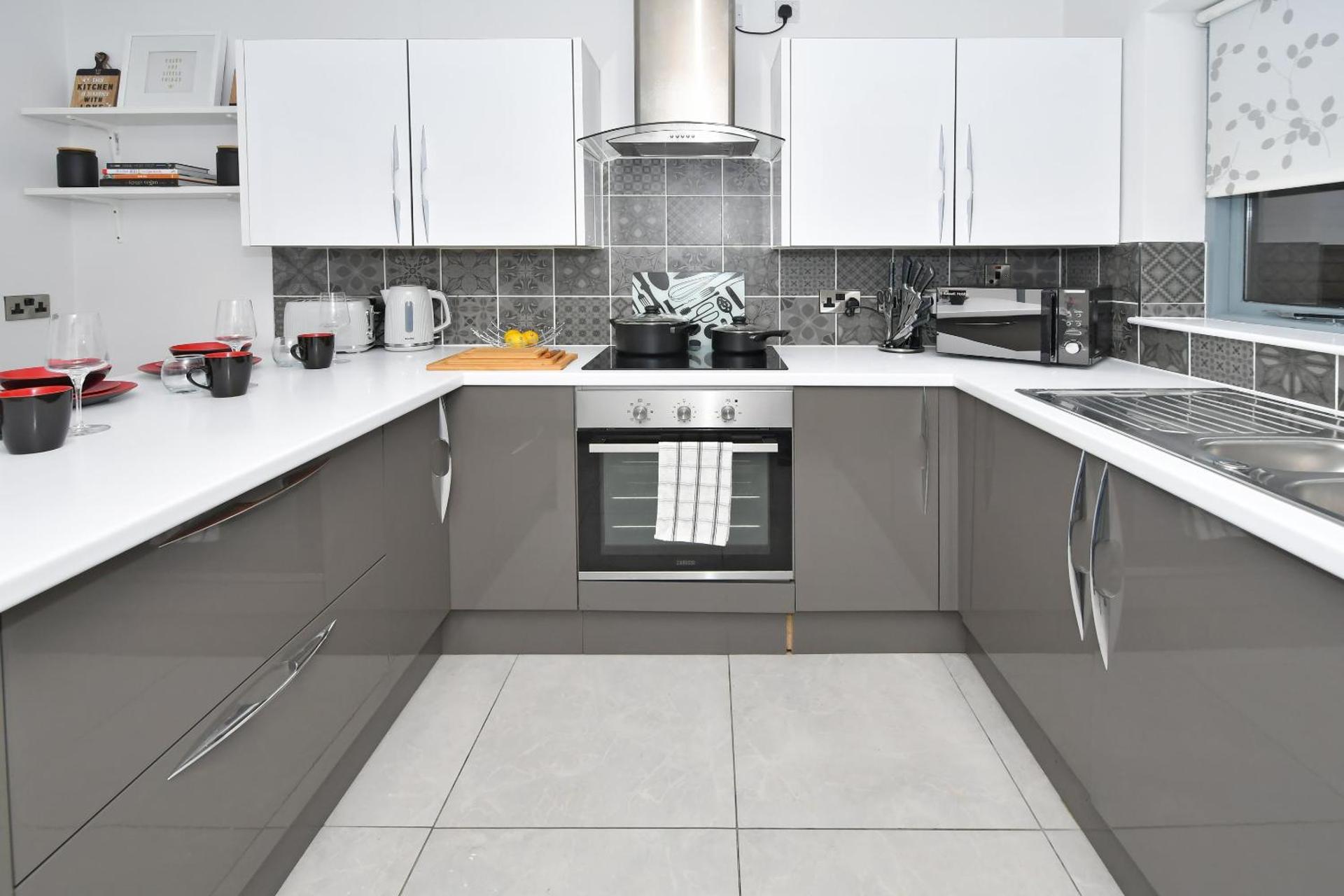 Kitchen or kitchenette