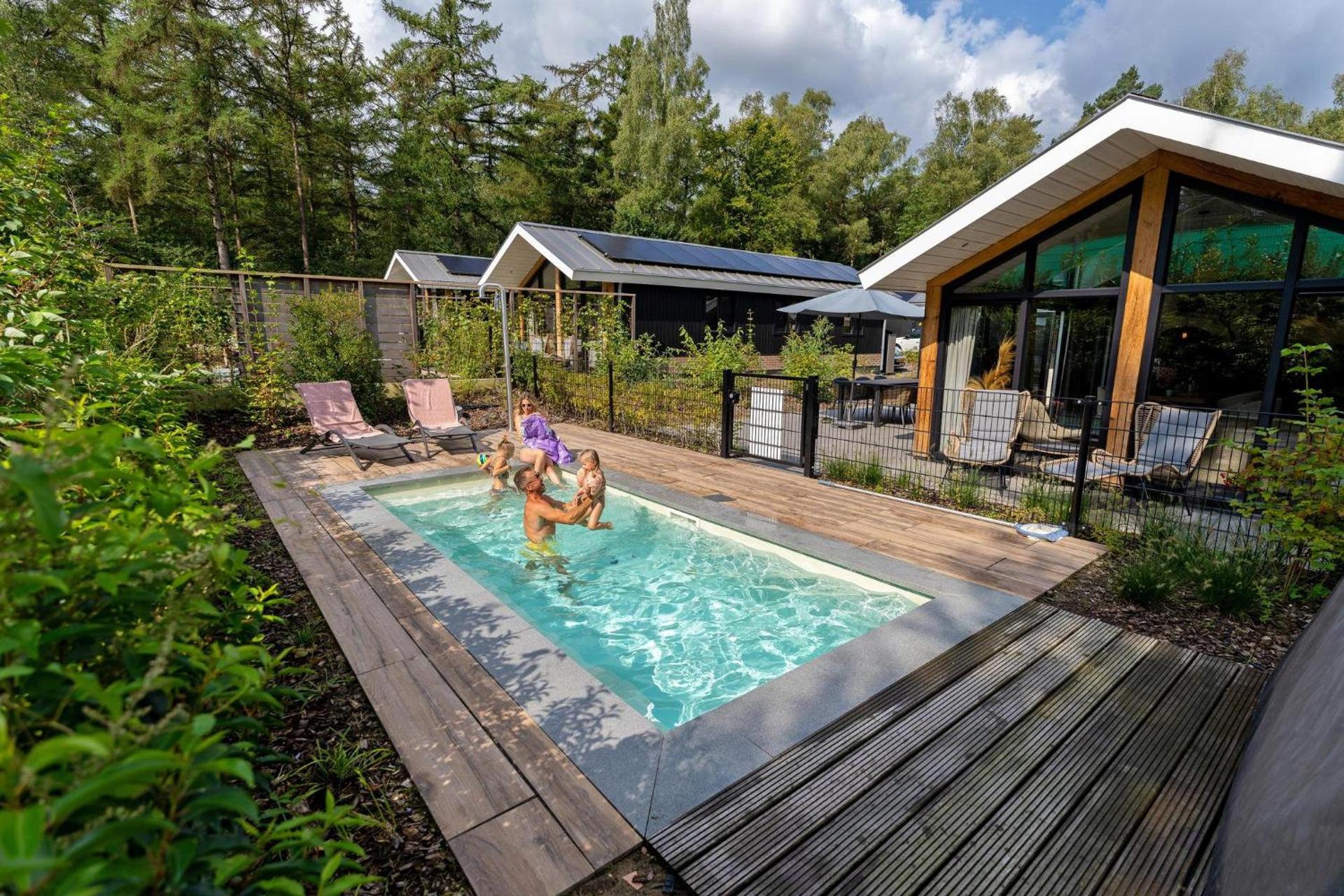 Pool Lodge - Vakantiepark De Thijmse Berg