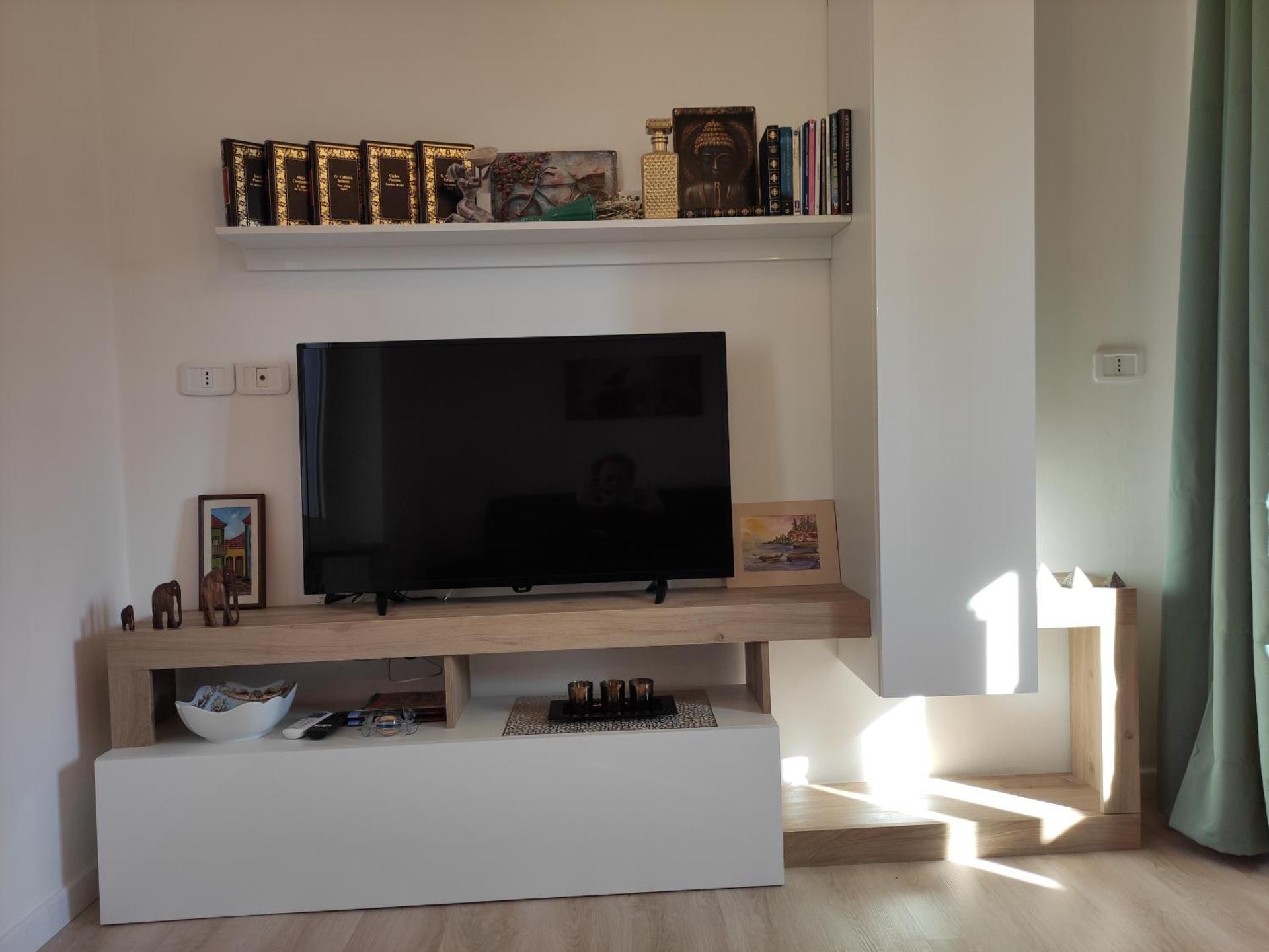 A DUE PASSI dal LAGO