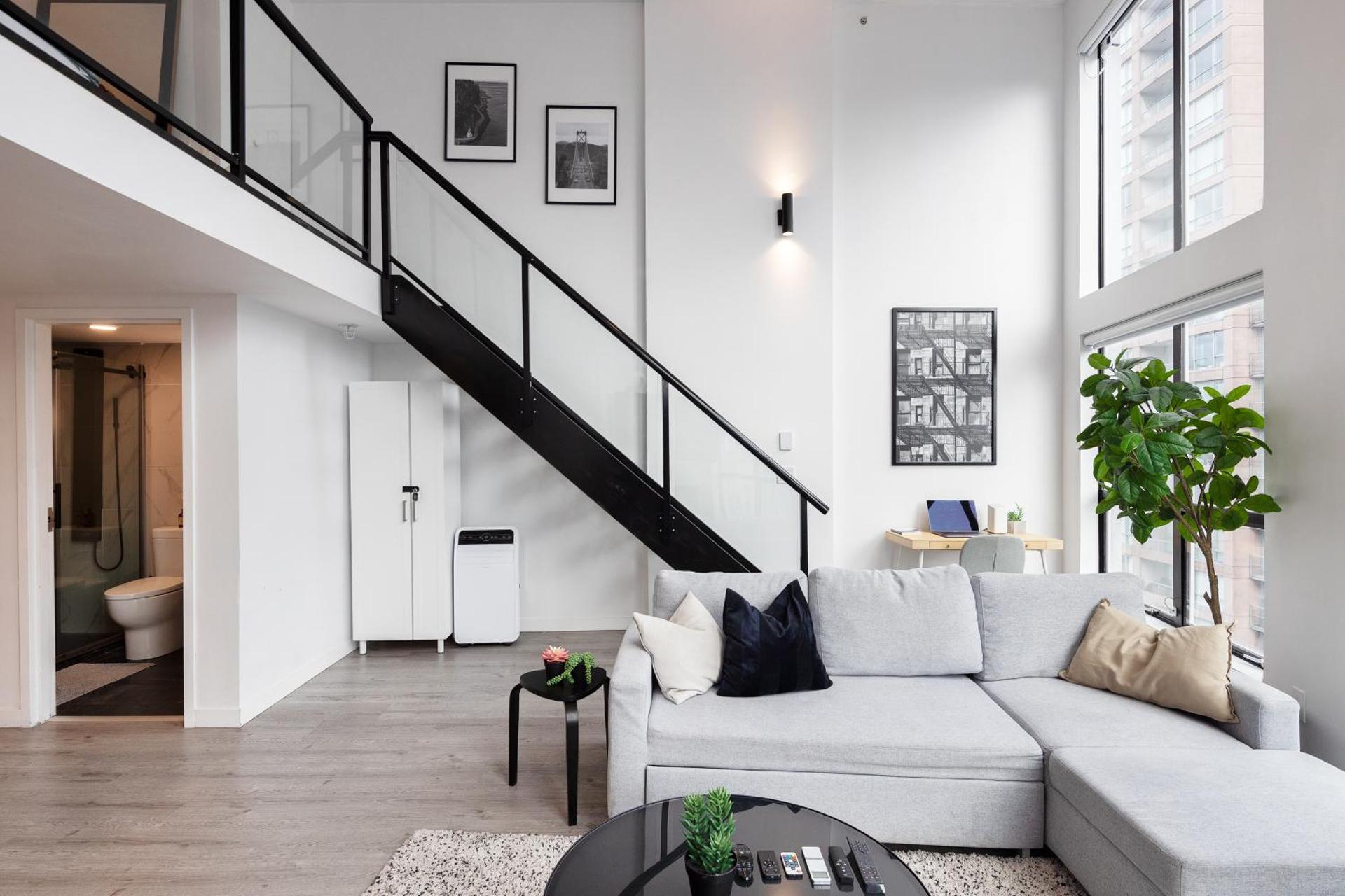 Loft in Entertainment District with FREE underground Parking