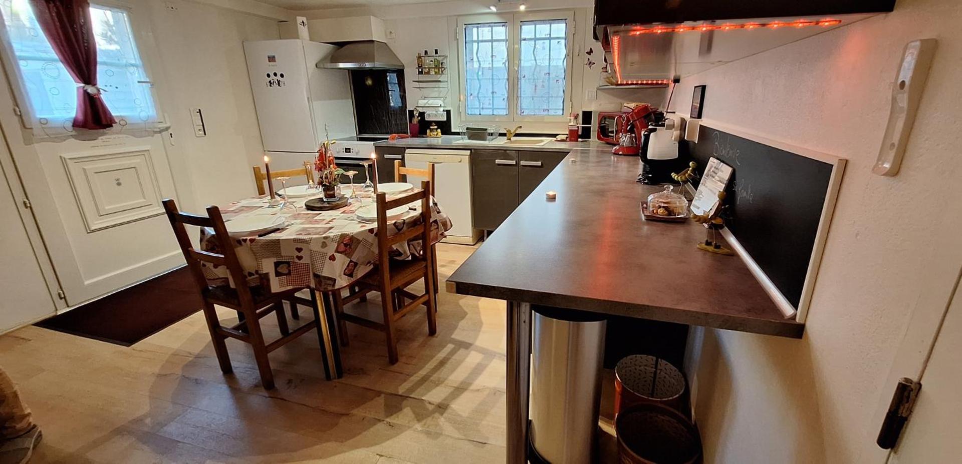 Superbe T2 avec jardin, piscine-enfant et parking