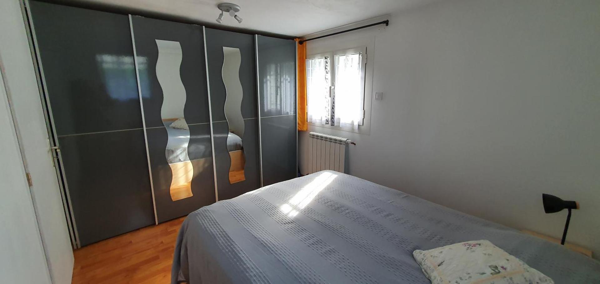 Superbe T2 avec jardin, piscine-enfant et parking