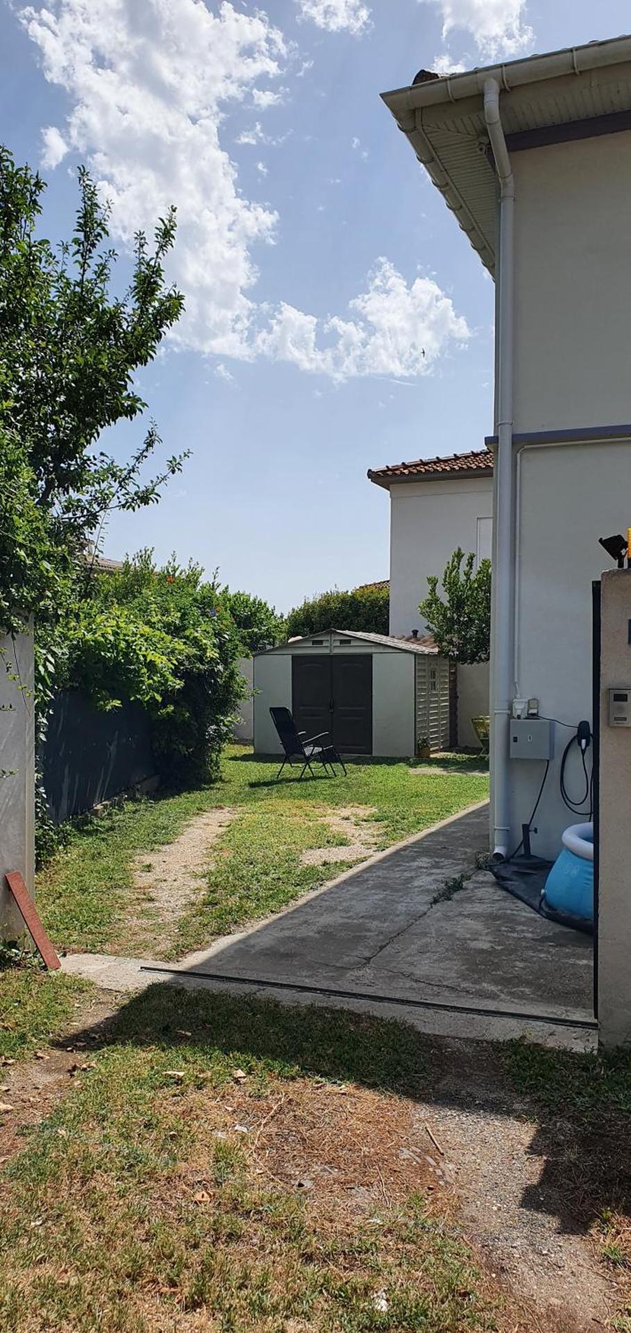 Superbe T2 avec jardin, piscine-enfant et parking