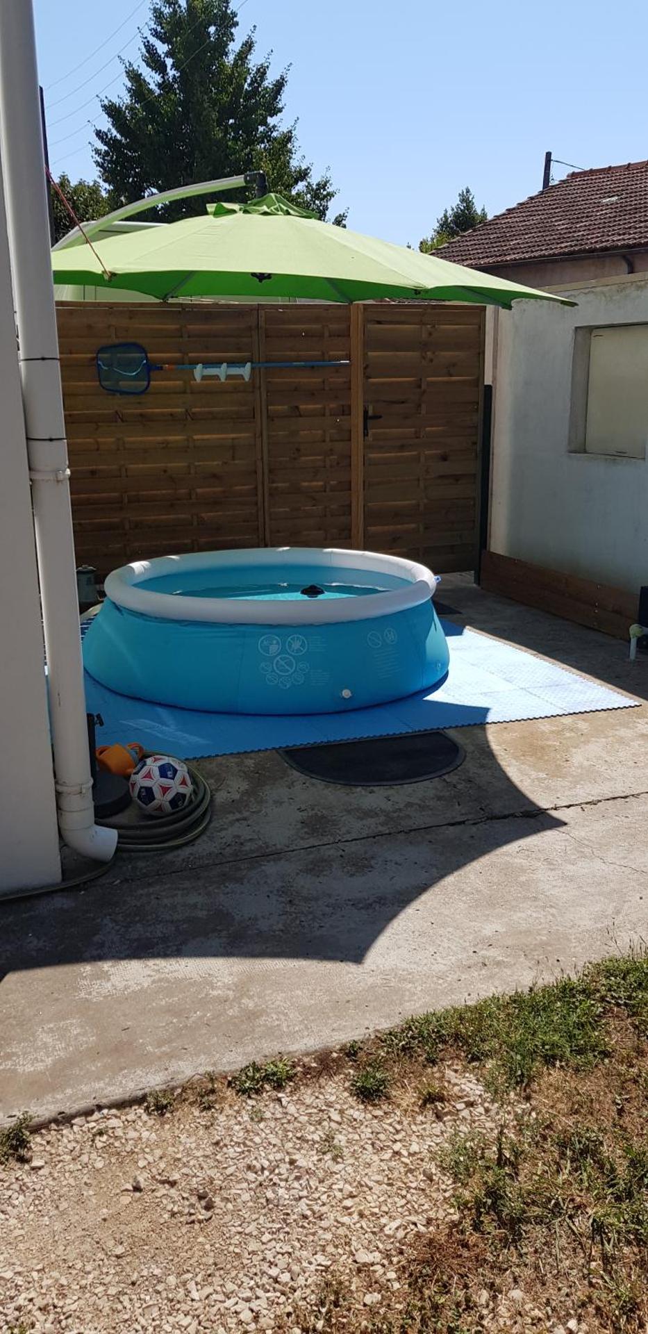 Superbe T2 avec jardin, piscine-enfant et parking