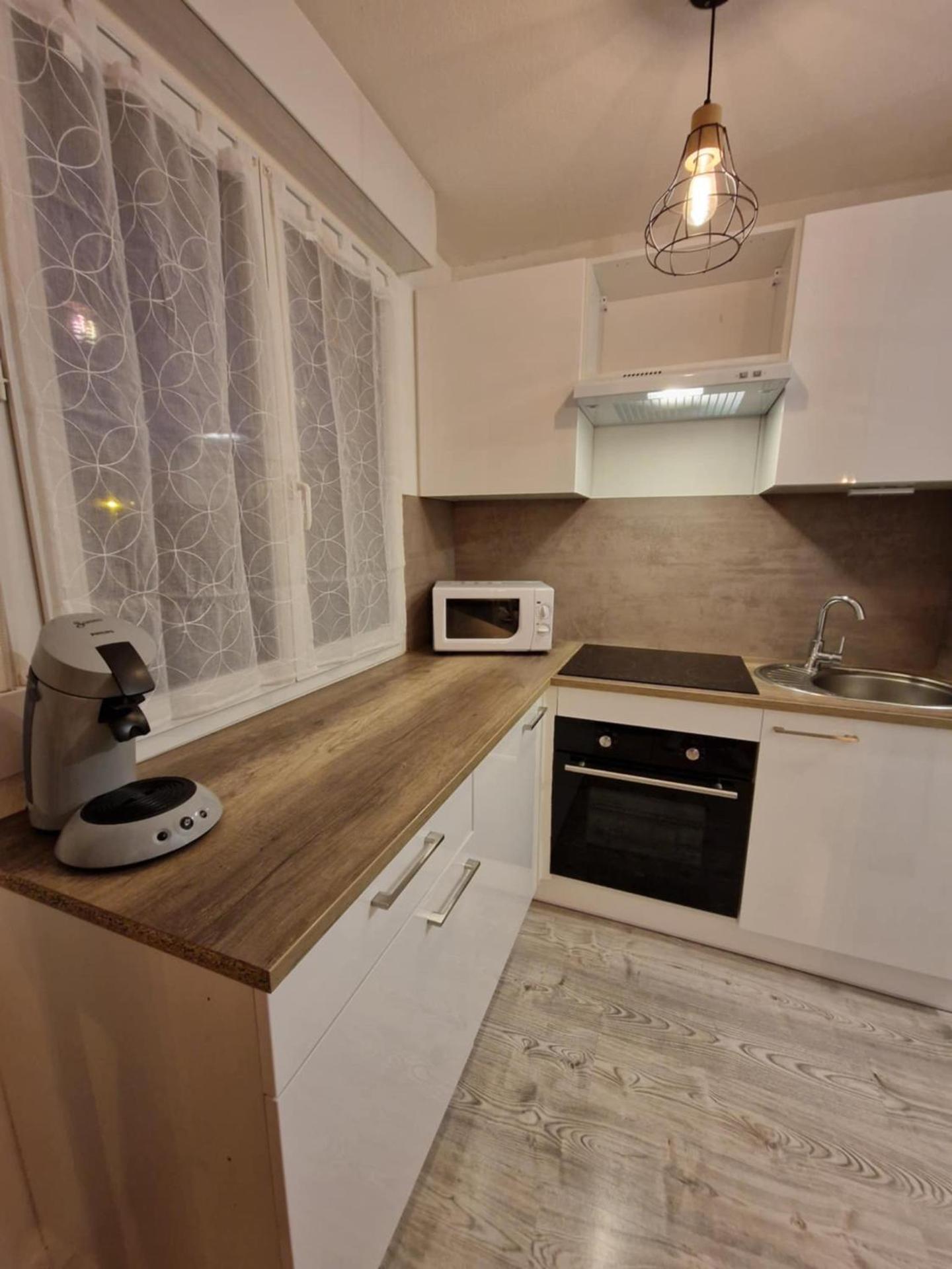 Kitchen or kitchenette