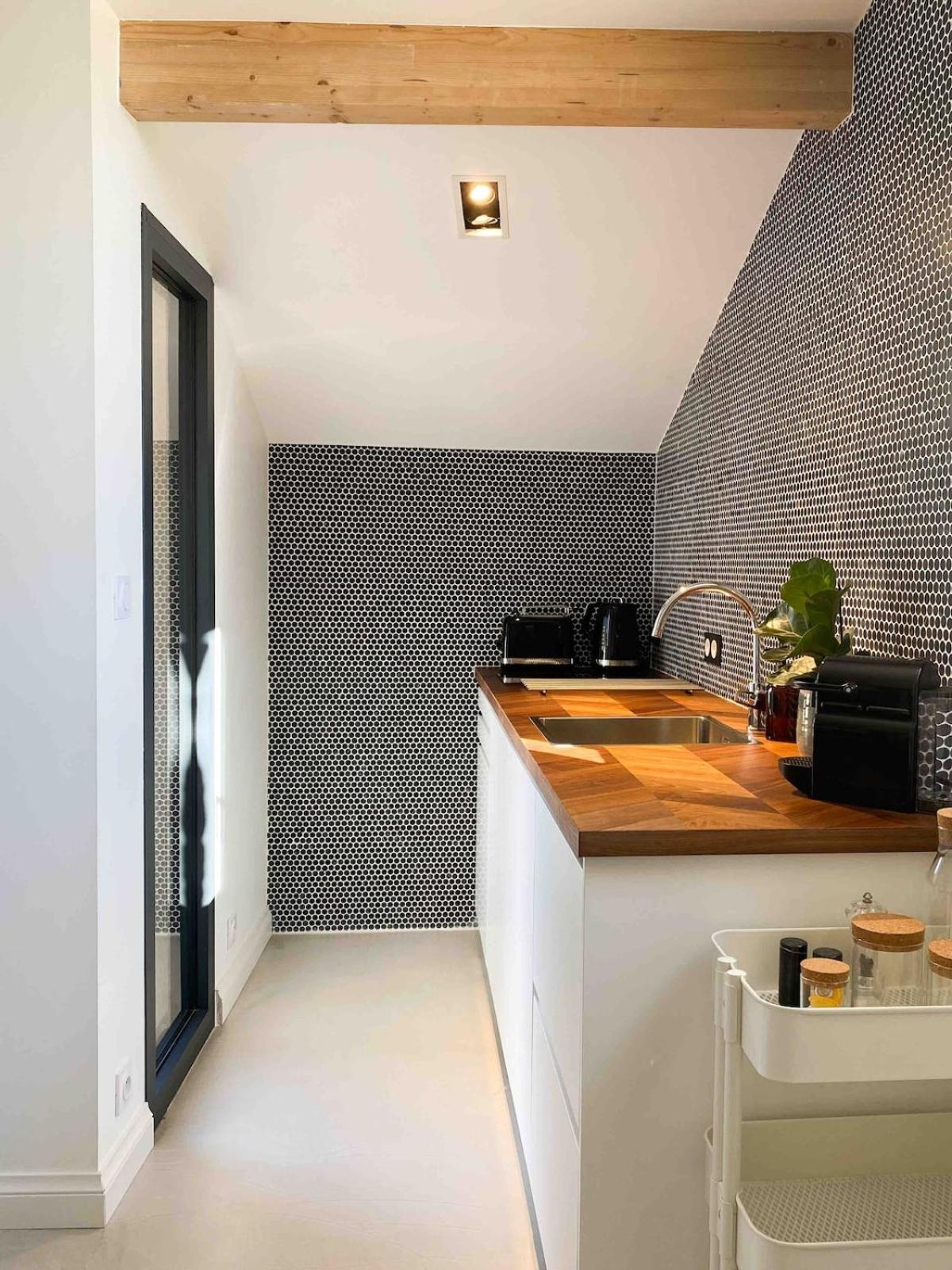 Kitchen or kitchenette