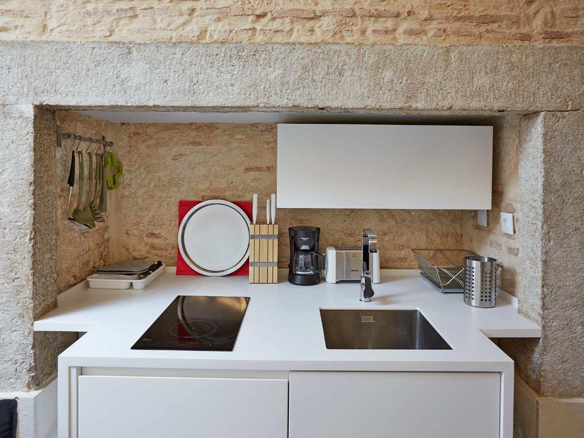 Kitchen or kitchenette