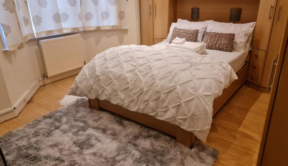 Cosy bedroom near London City Airport
