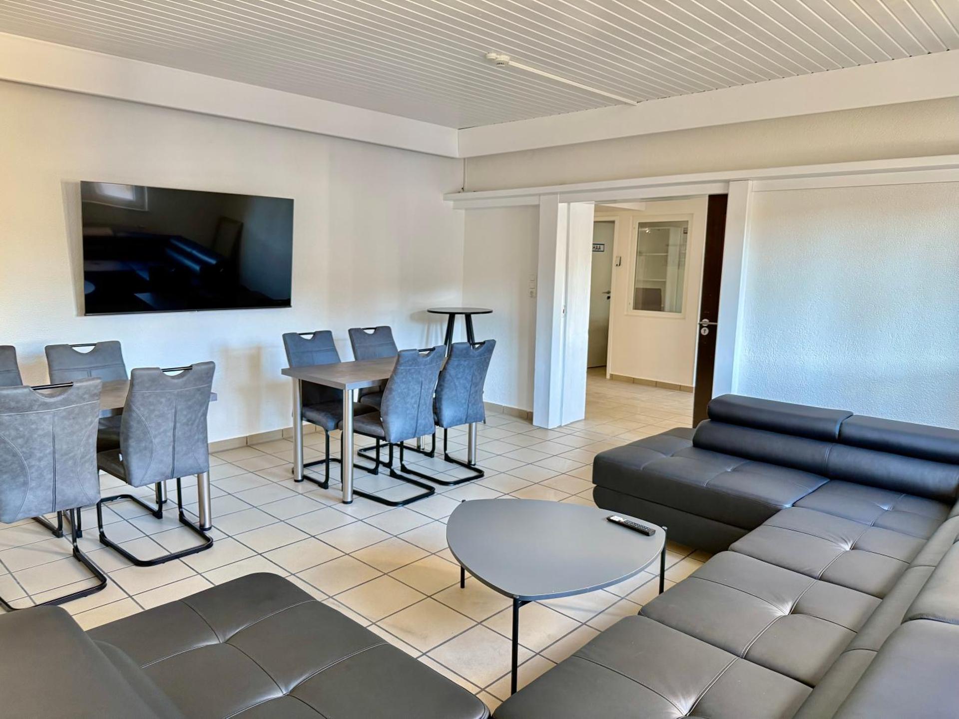 Communal lounge/ TV room