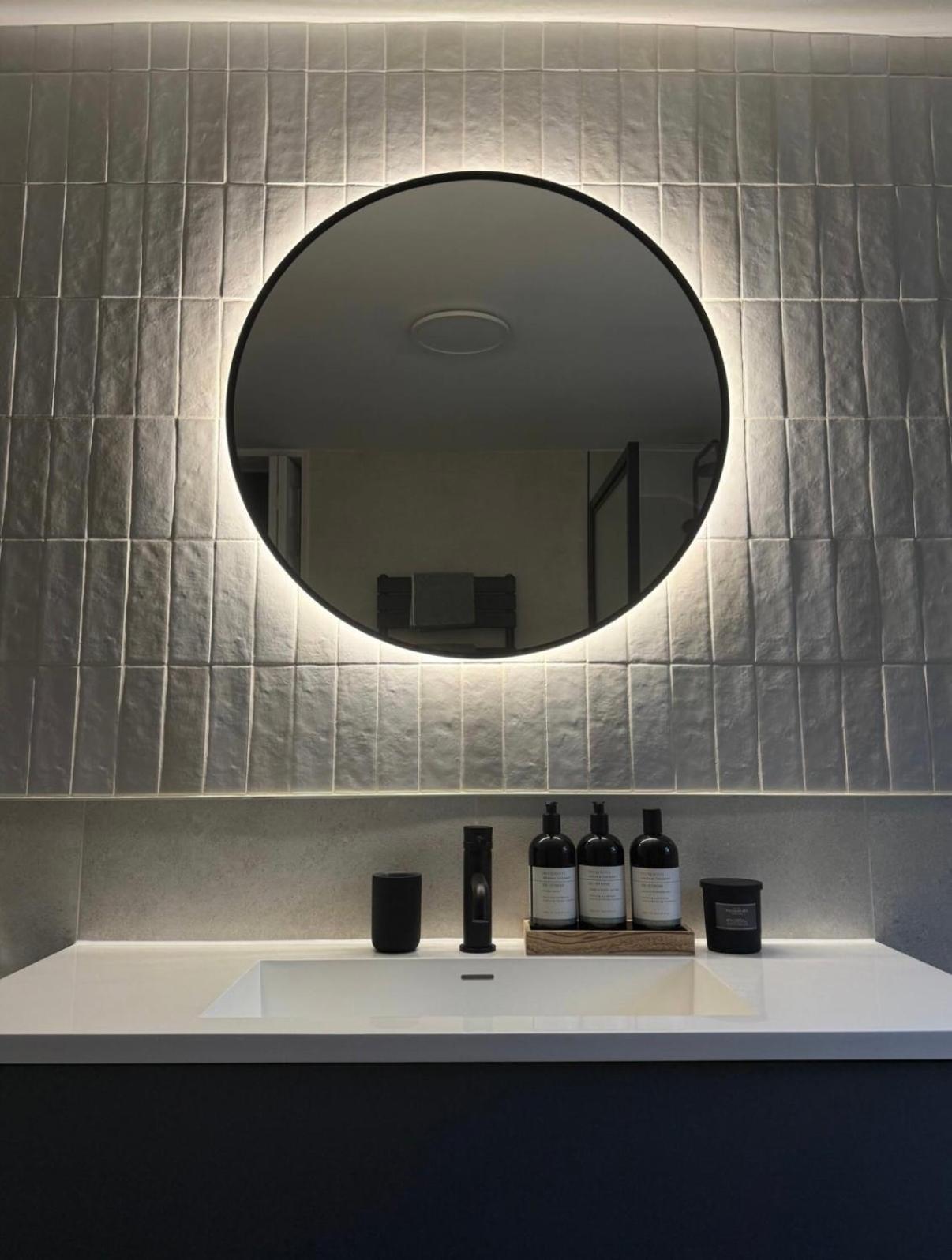 Modern 2 Bed House in Rainham, Kent - Central Location