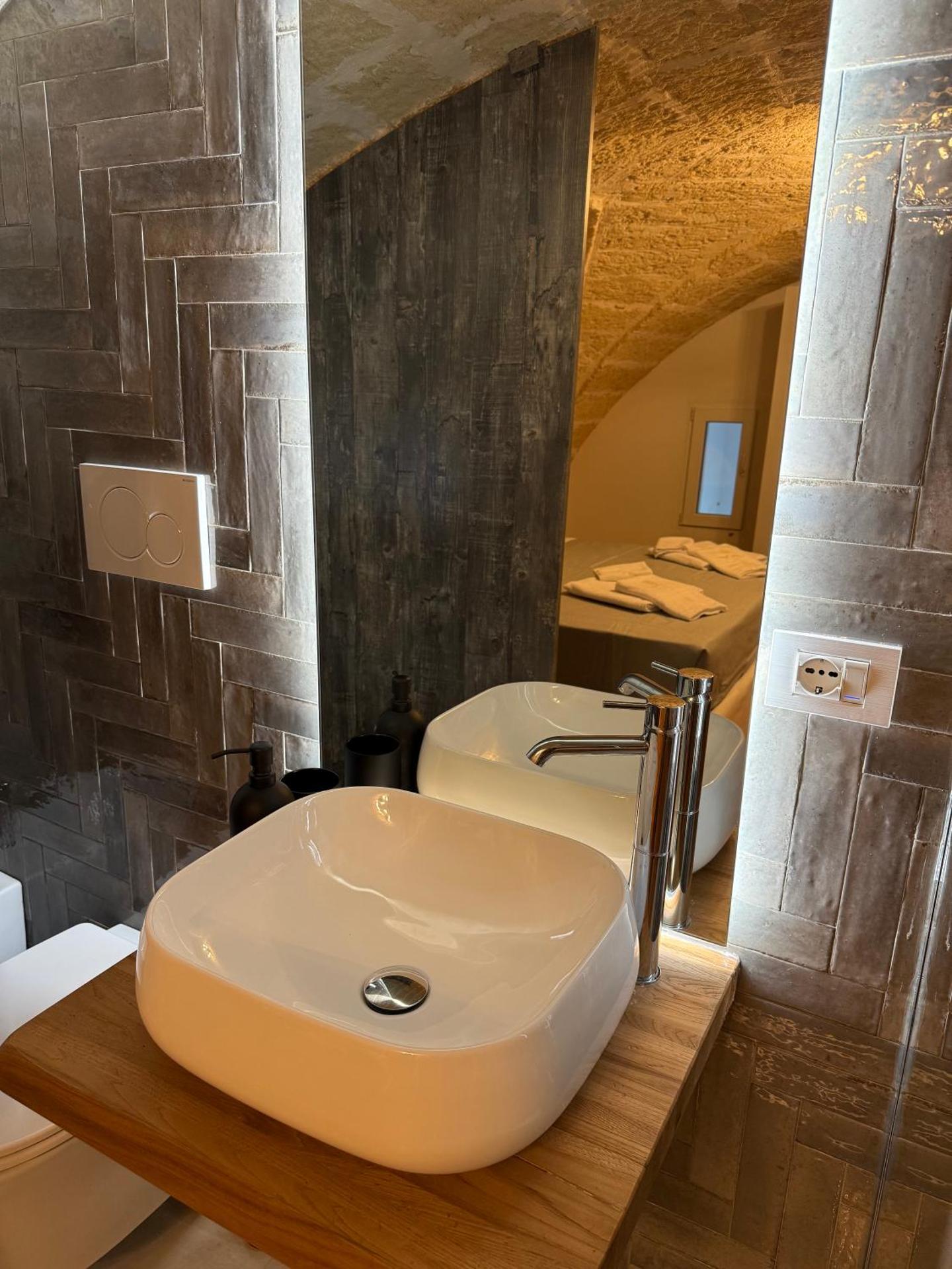 Donna Frucola Suite and Private Wellness