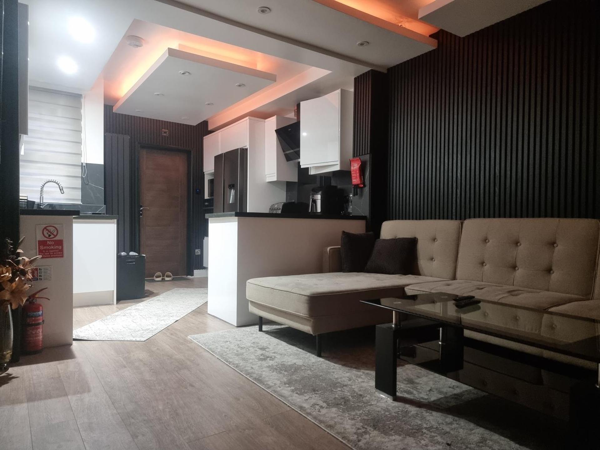 Uniq 3 Bedroom House in central Watford ,15min to London Euston , close to Harry Potter