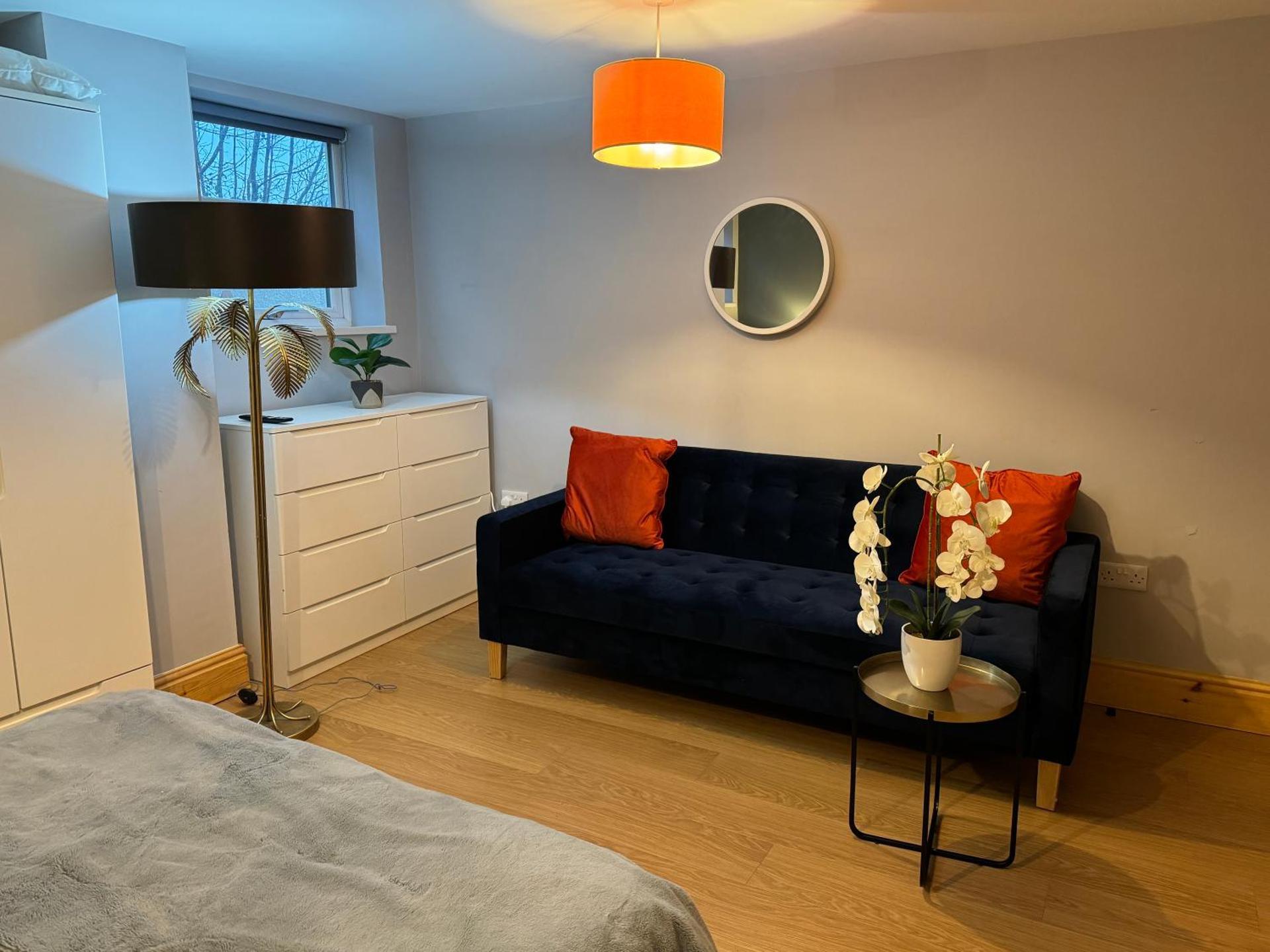 West Midlands-2 Double Bed Room Apartment