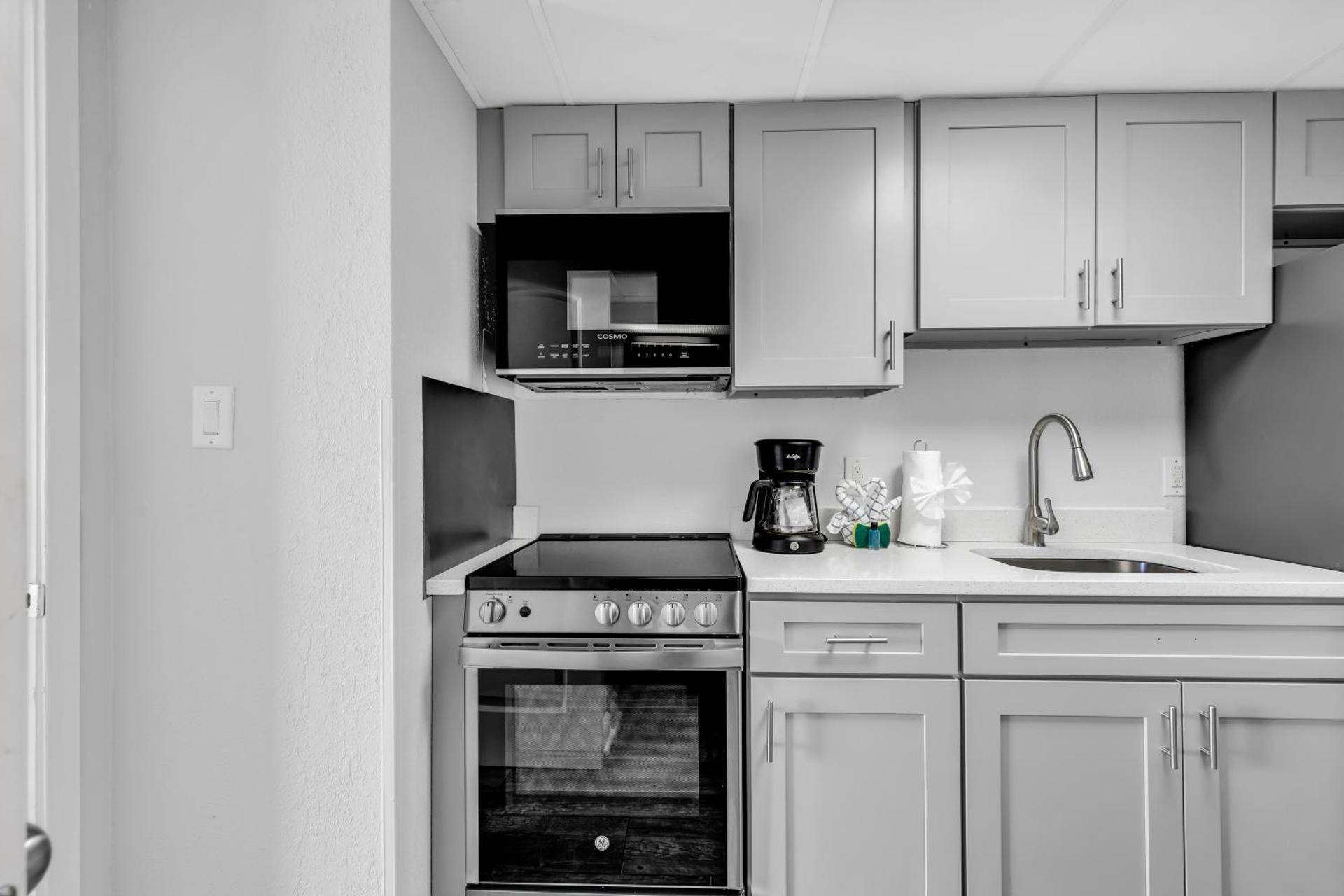 Kitchen or kitchenette