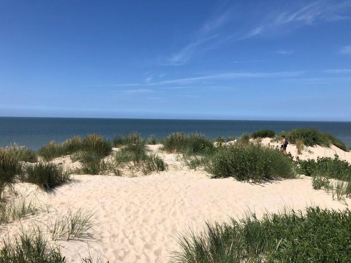 Two bedroom apartment with side sea view