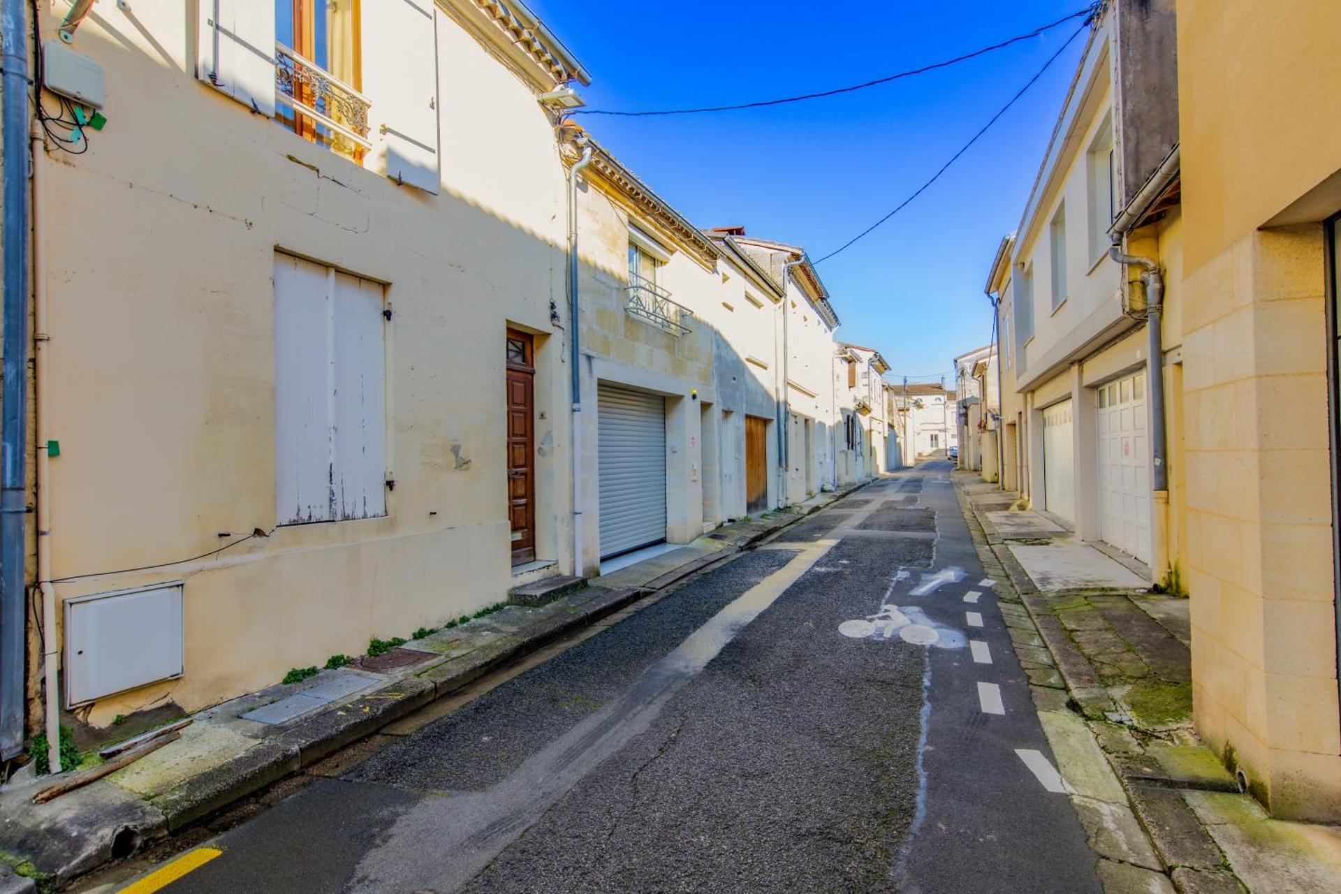 Sur La Route Des Vins - Libourne