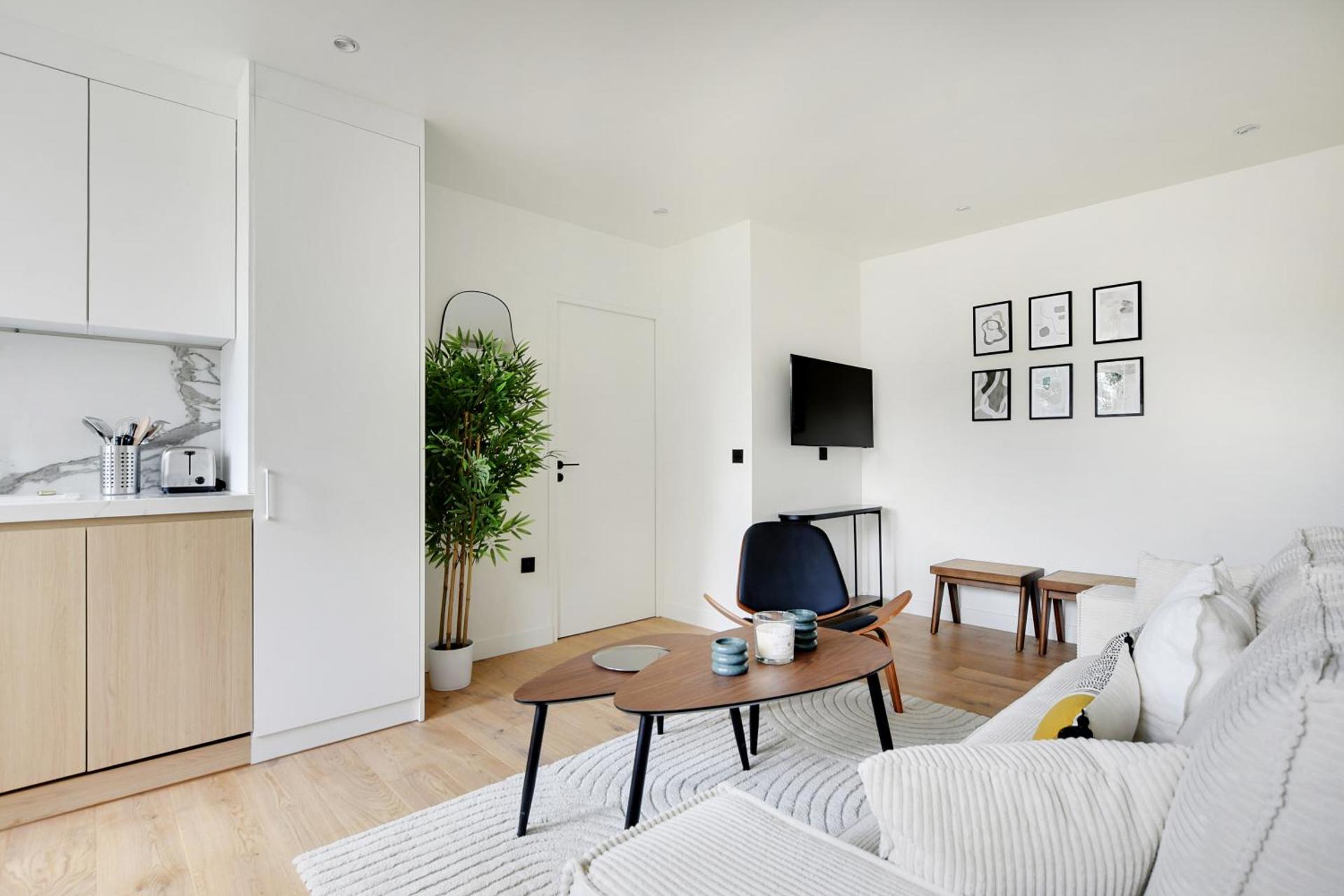 Communal lounge/ TV room