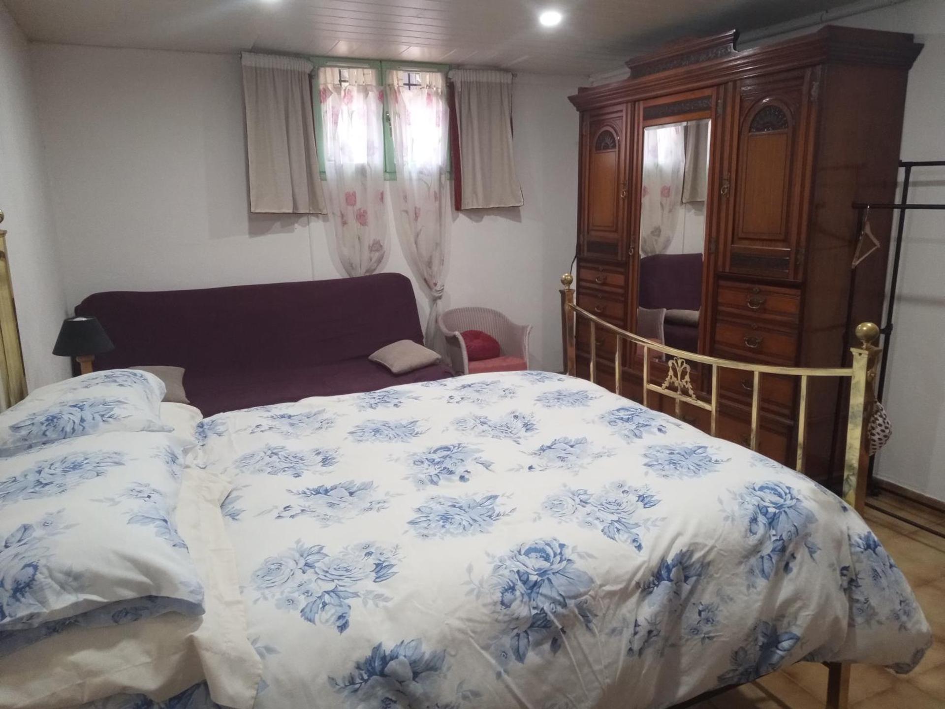 F2 classé 3 étoiles vue montagne, extérieur clos