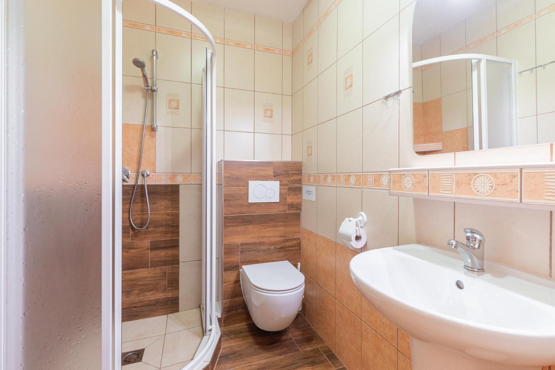 One-Bedroom Apartment with View