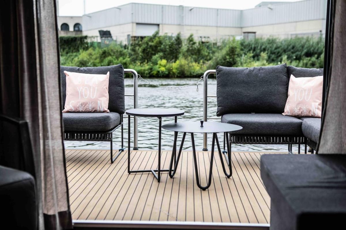 The Côôn Tinyfloatinghome