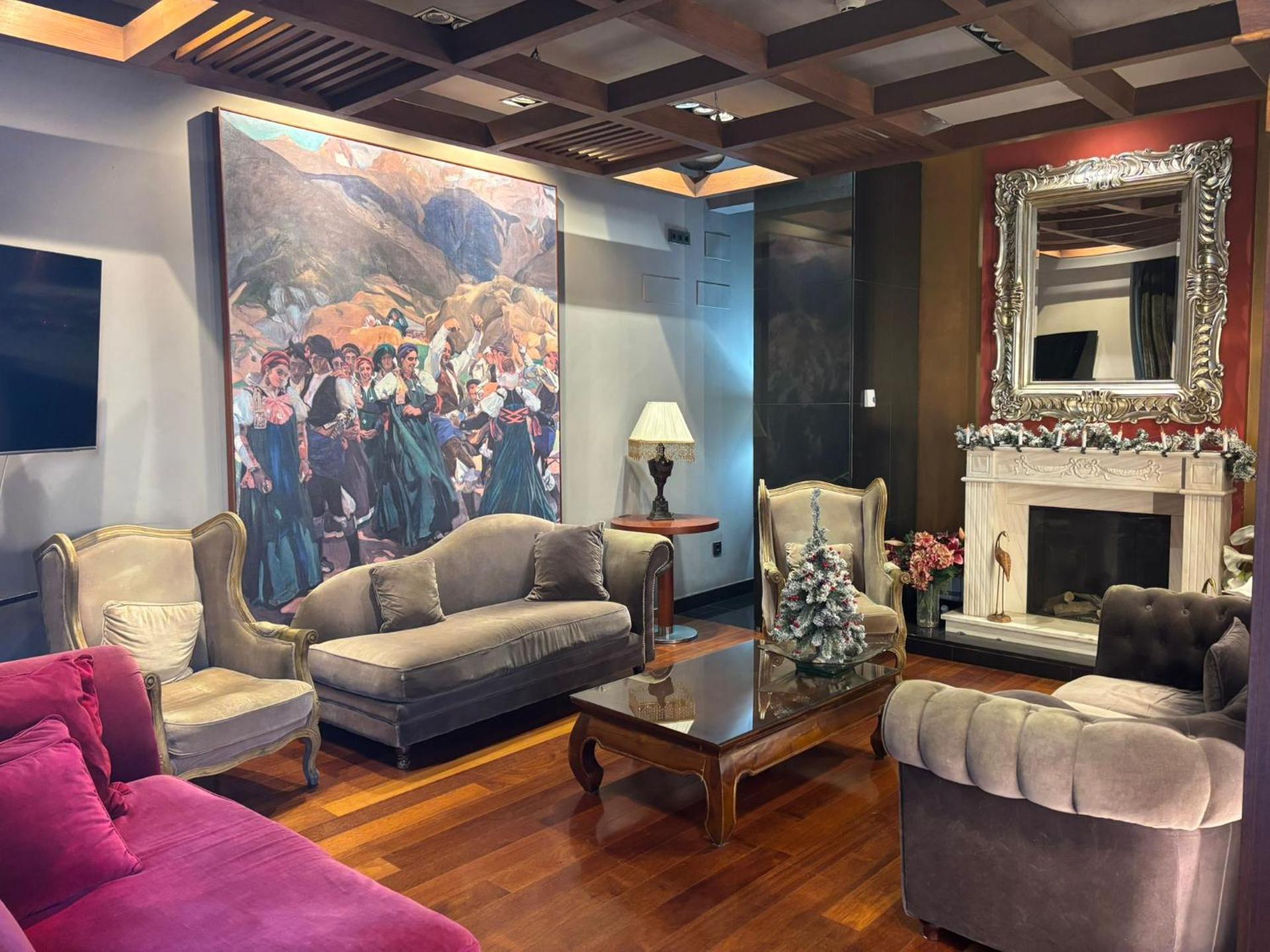 Communal lounge/ TV room