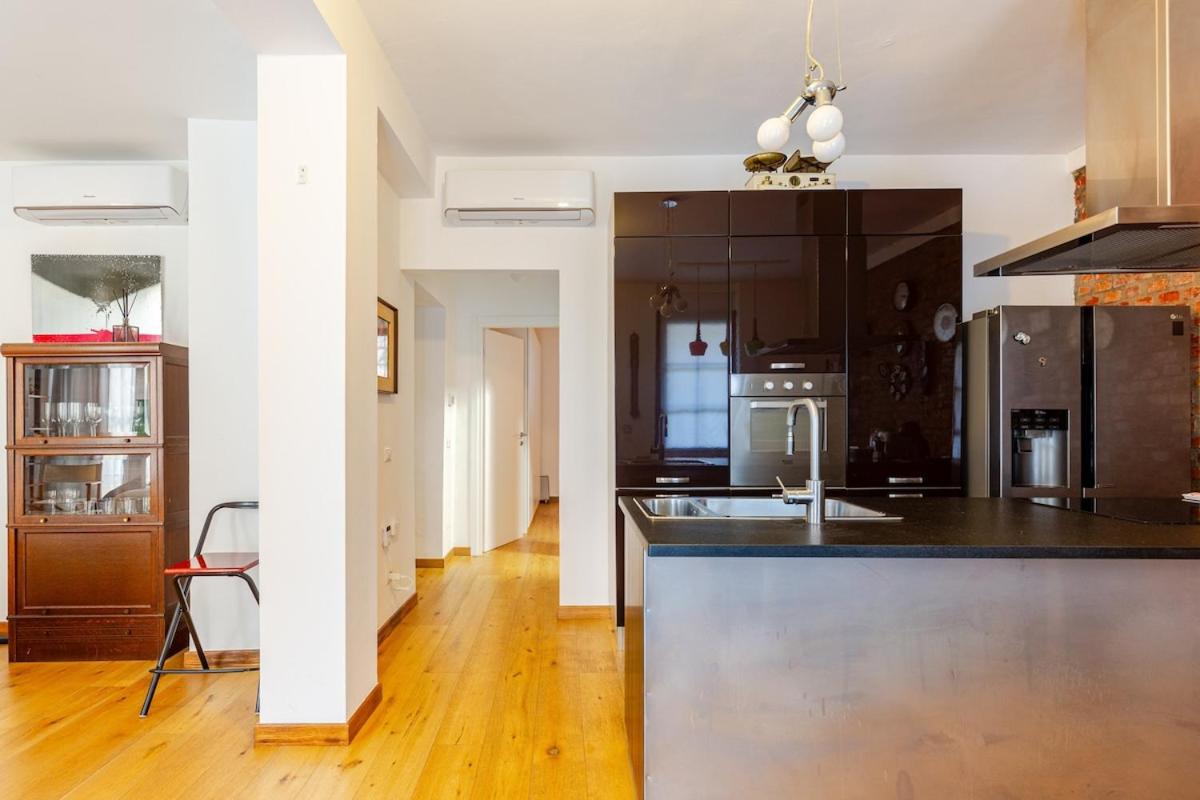 Via Morelli A e B - 2 Camere con bagno privato, soggiorno e cucina in comune