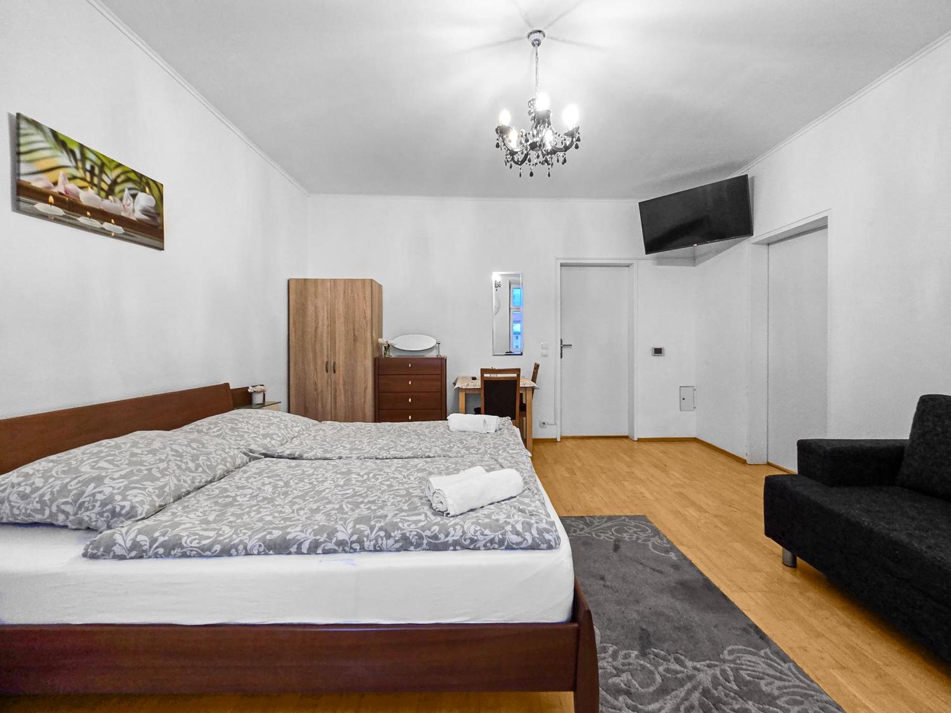 Spacious Three-Bedroom, Three King-Size Beds