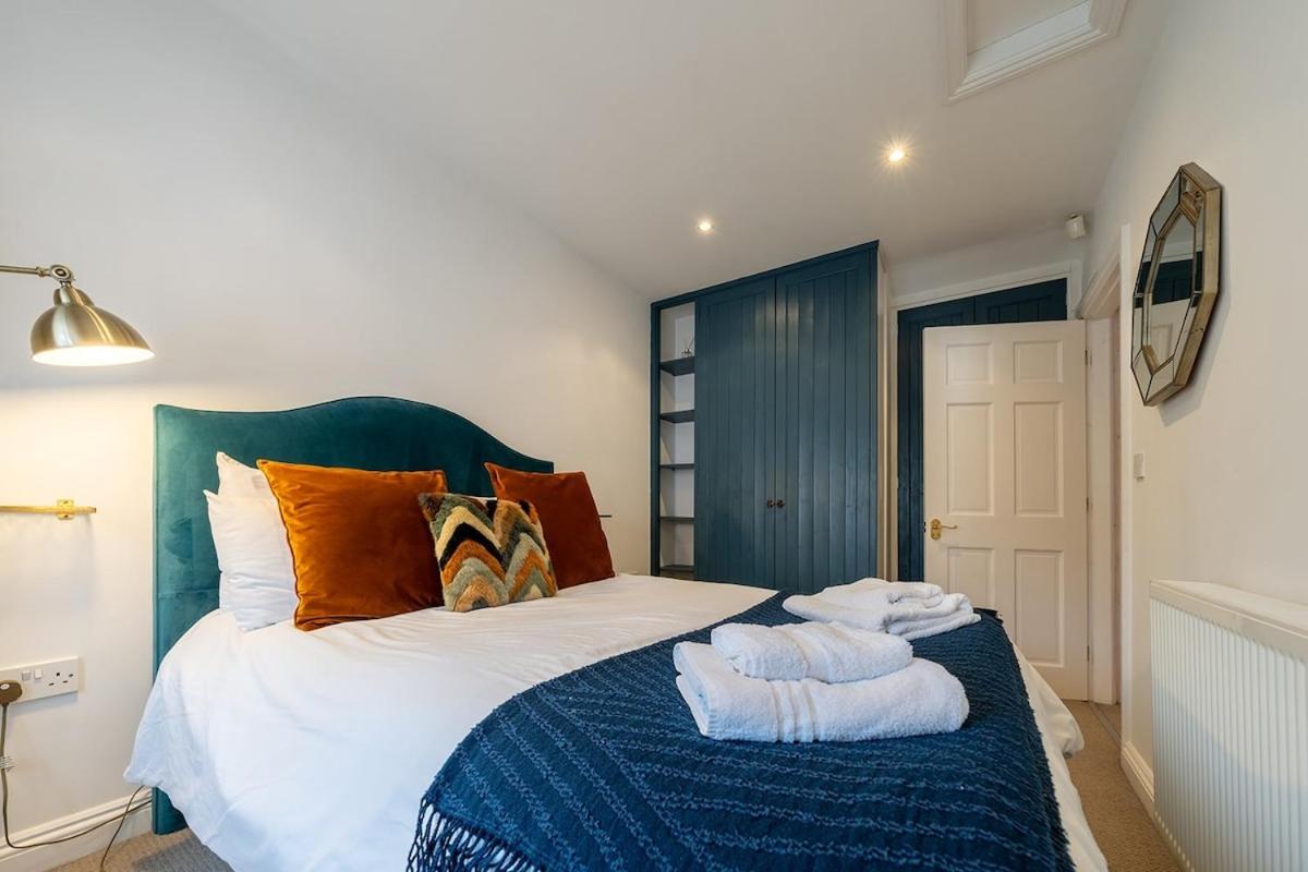 Spacious & relaxing cottage stay with free parking