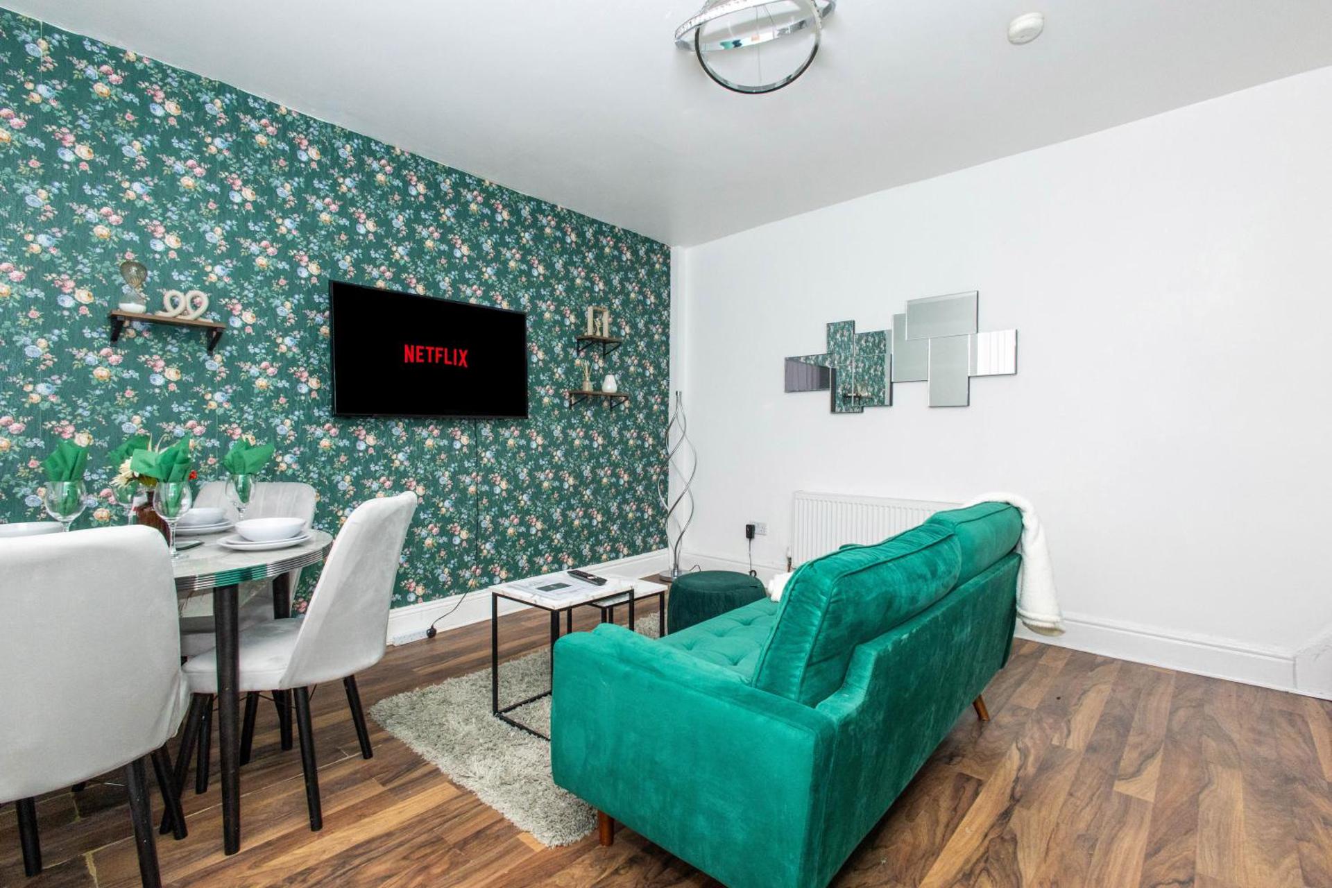 Cozy Home, Sleeps 4,Only 7mins from CENTRE, Parking, WIFI & Netflix