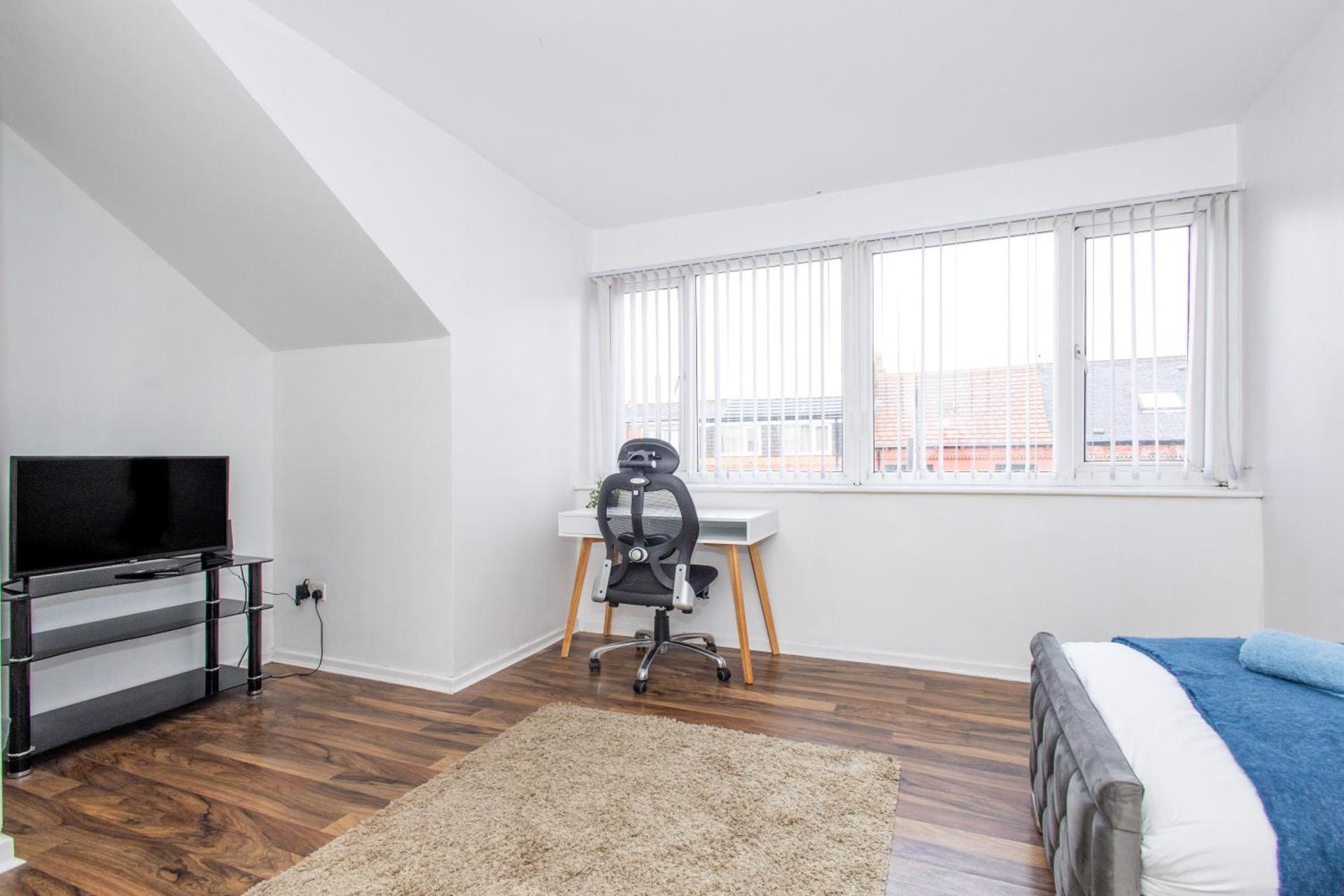 Cozy Home, Sleeps 4,Only 7mins from CENTRE, Parking, WIFI & Netflix