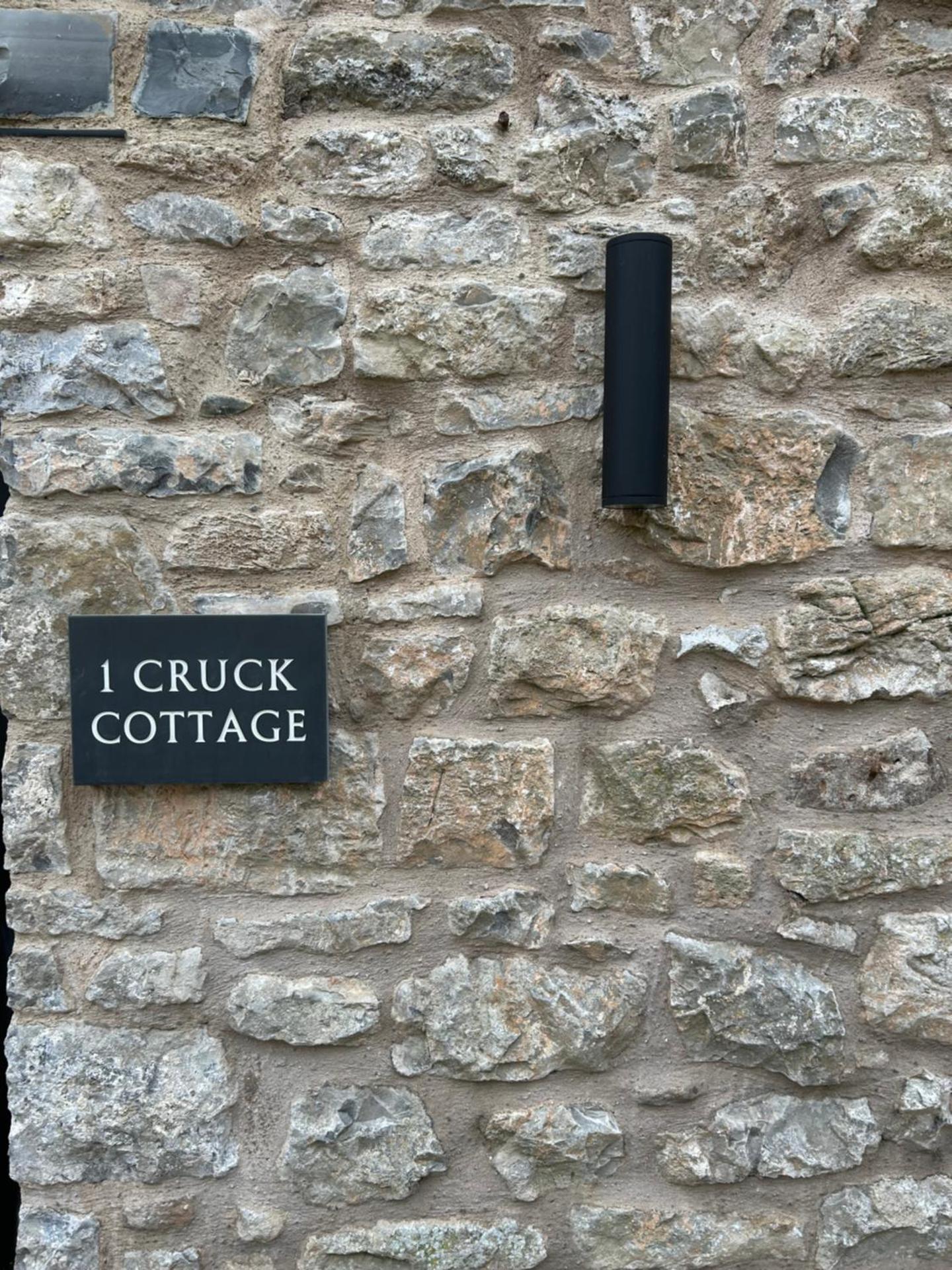 1 Cruck Cottage