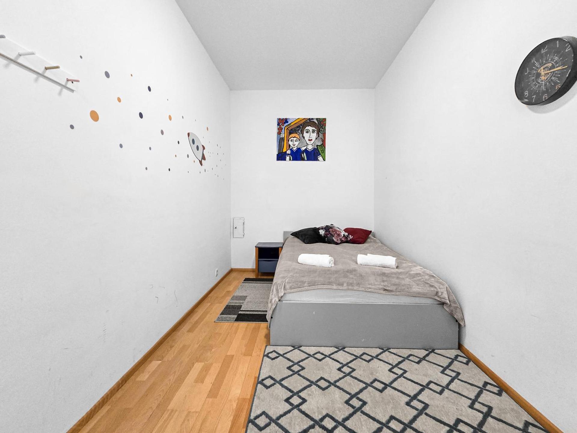 Three-Bedroom Delight, King-Size Beds